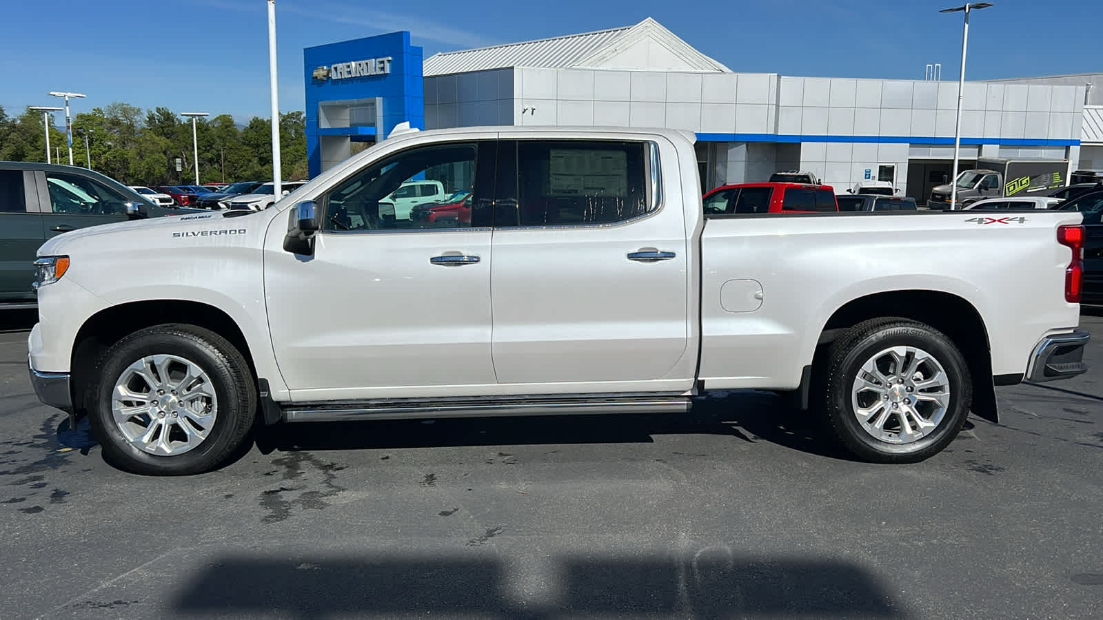 Thumbnail: 2024 Chevrolet Silverado 1500 - 8