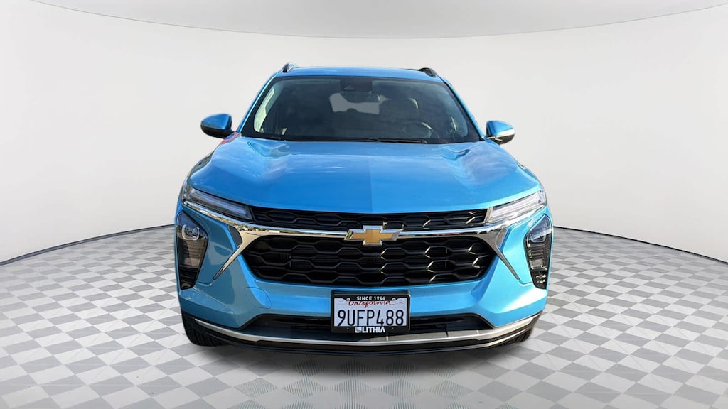 Used 2025 Chevrolet Trax LT SUV