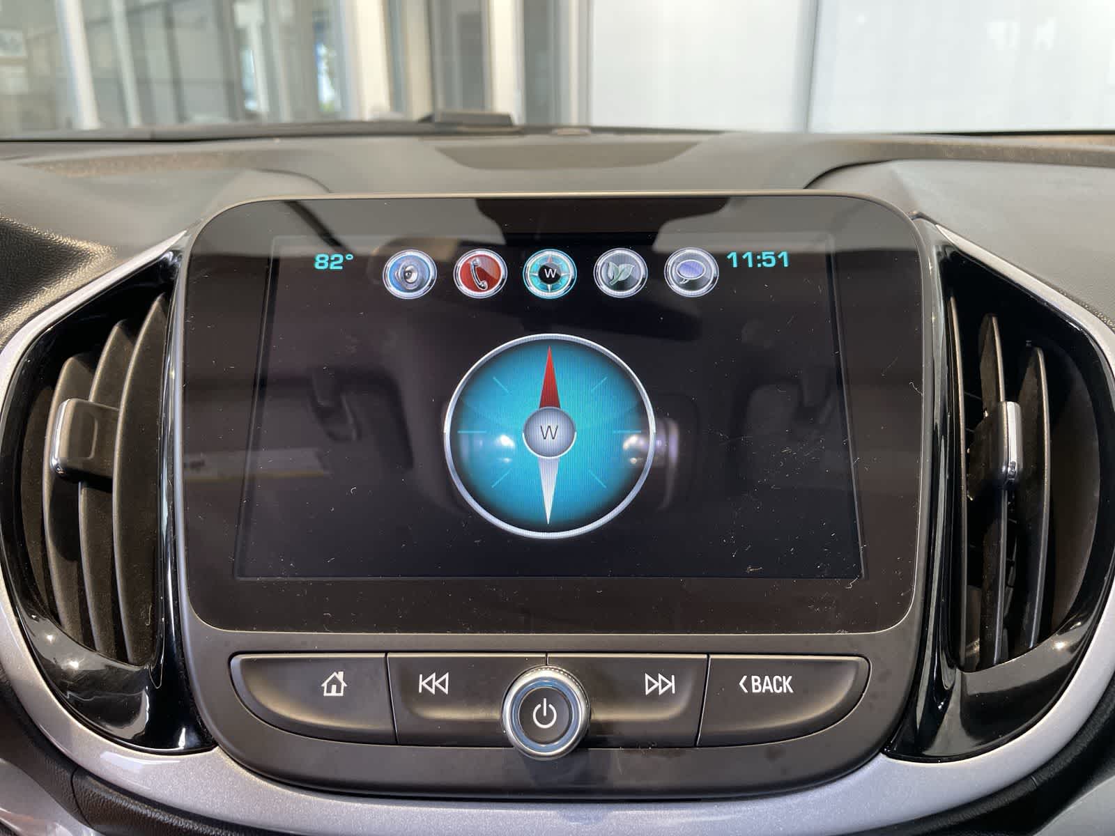 Thumbnail: 2018 Chevrolet Volt - 14