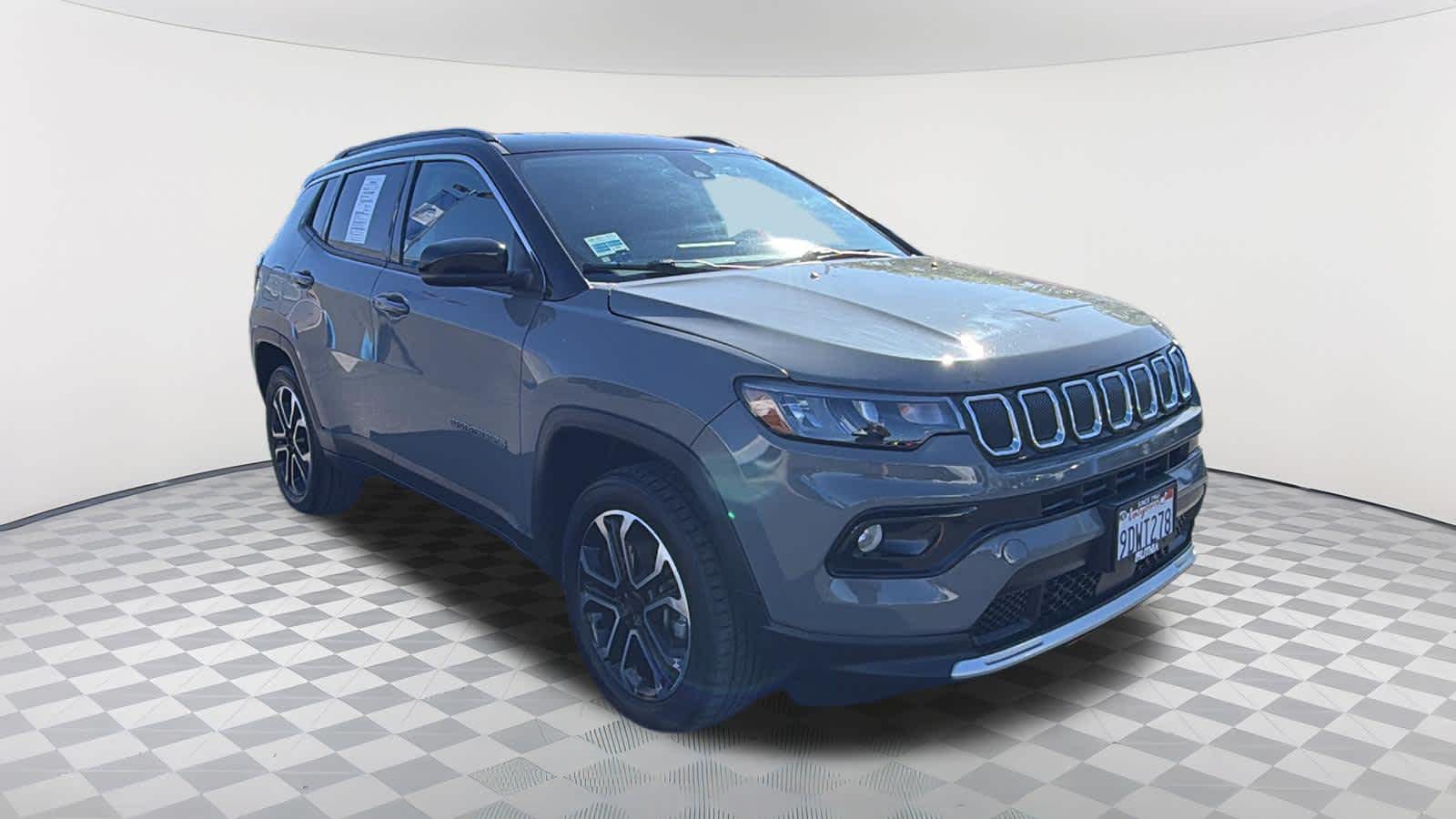 Thumbnail: 2022 Jeep Compass - 3