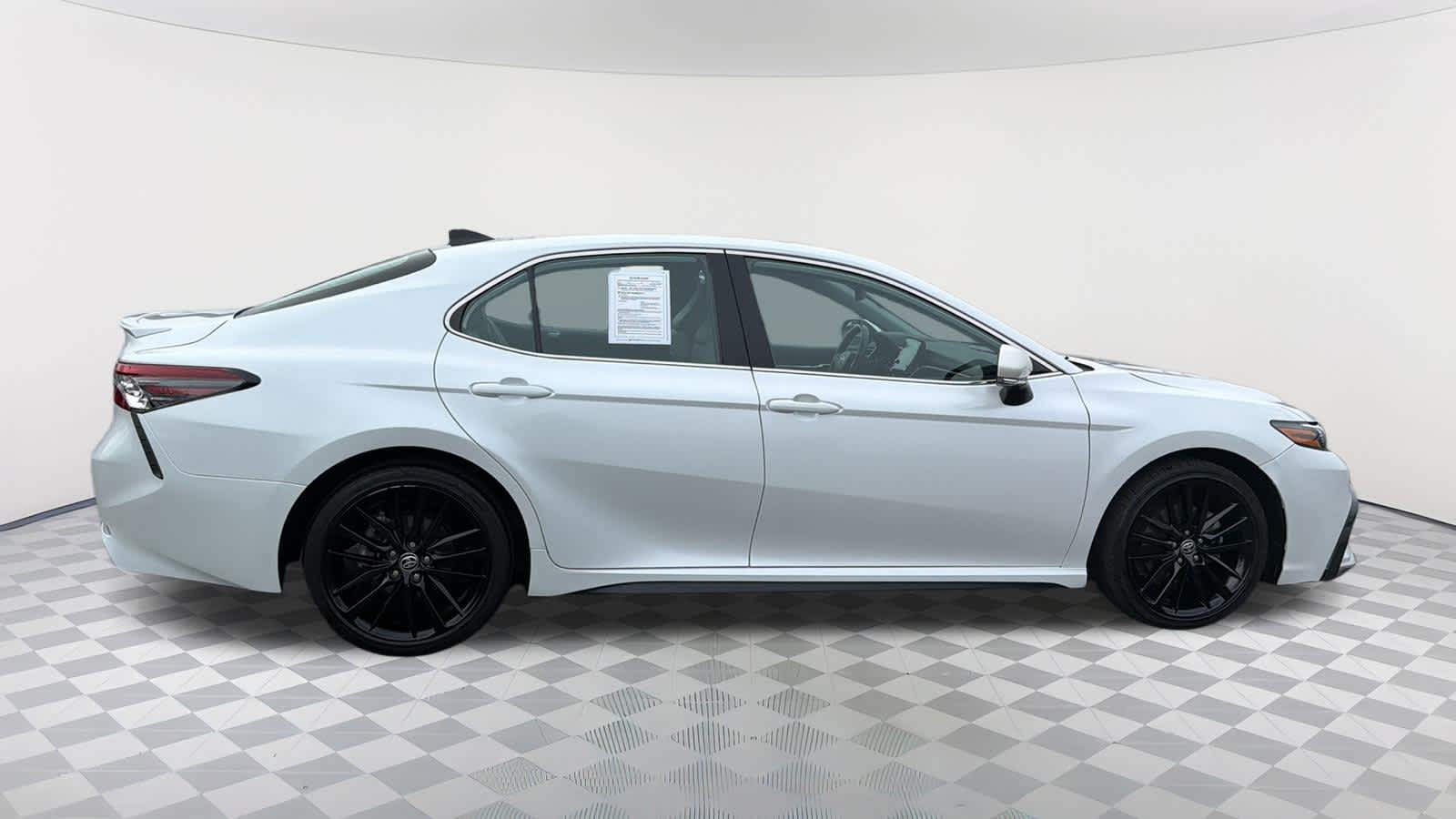 Thumbnail: 2022 Toyota Camry - 4