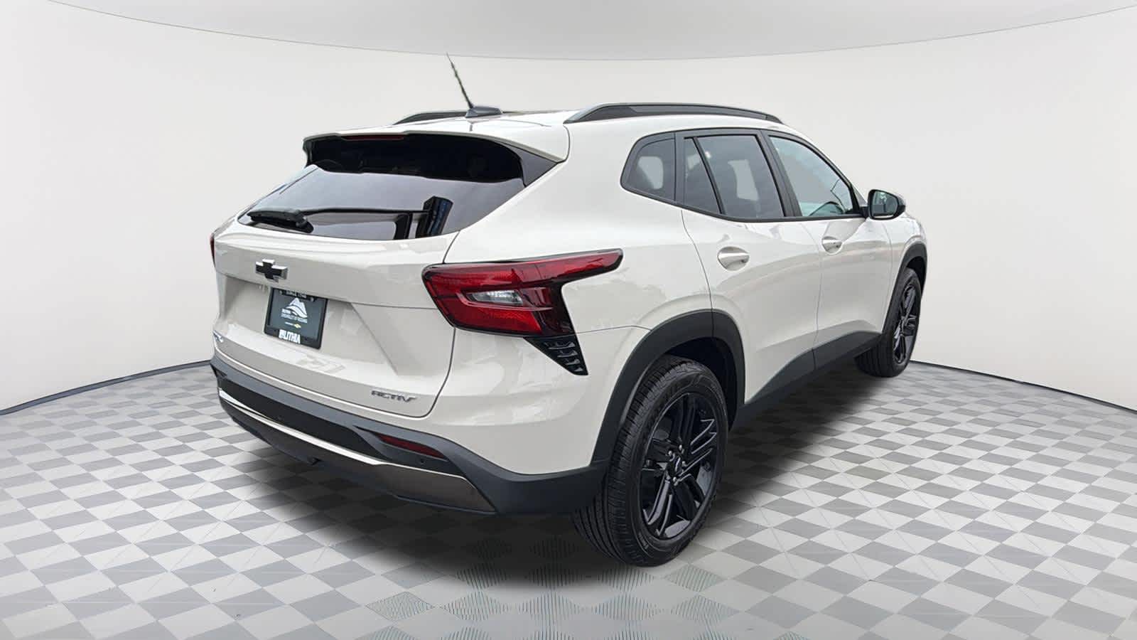 Thumbnail: 2026 Chevrolet Trax - 5