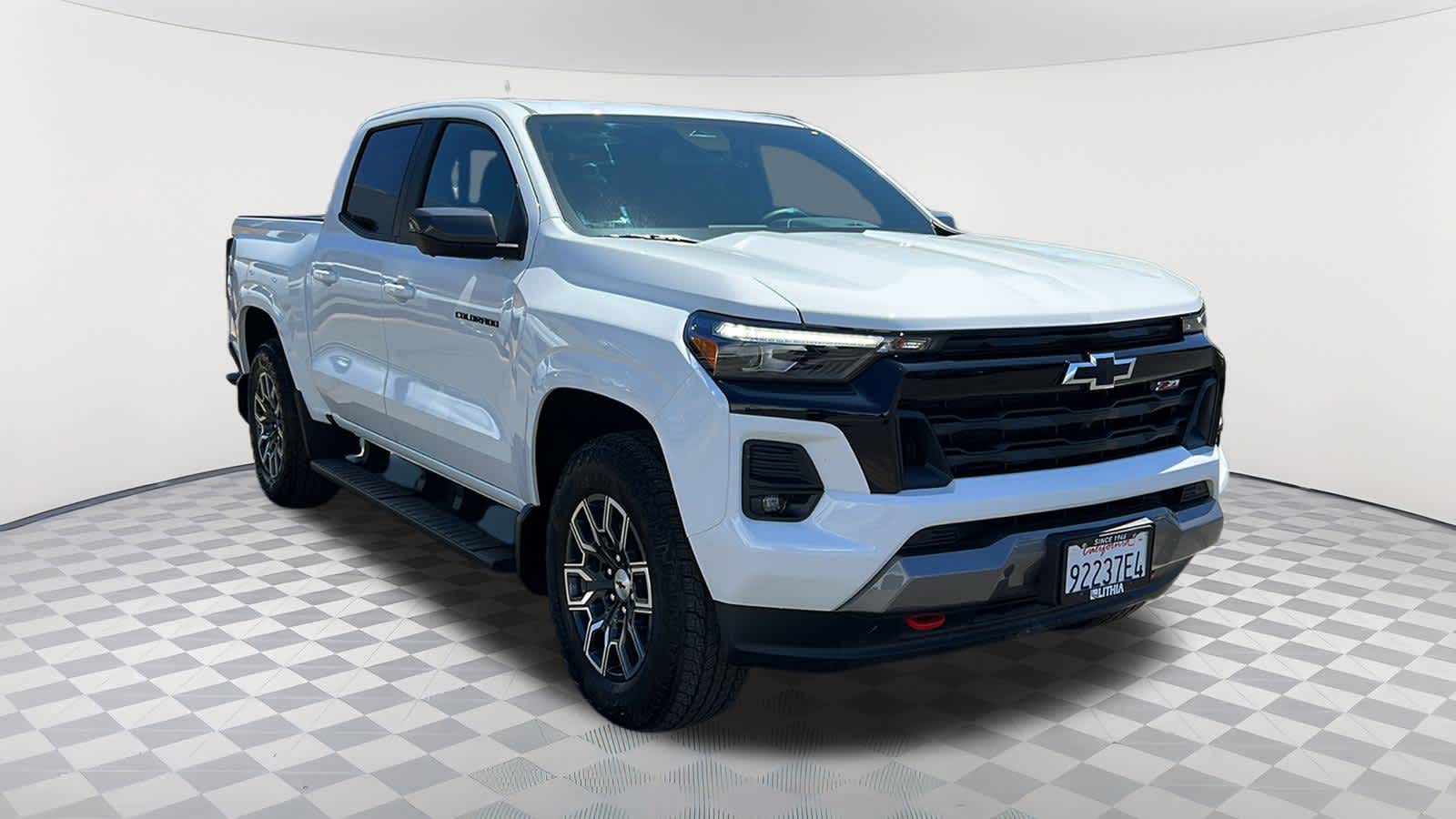 2025 Chevrolet Colorado Z71 photo 3