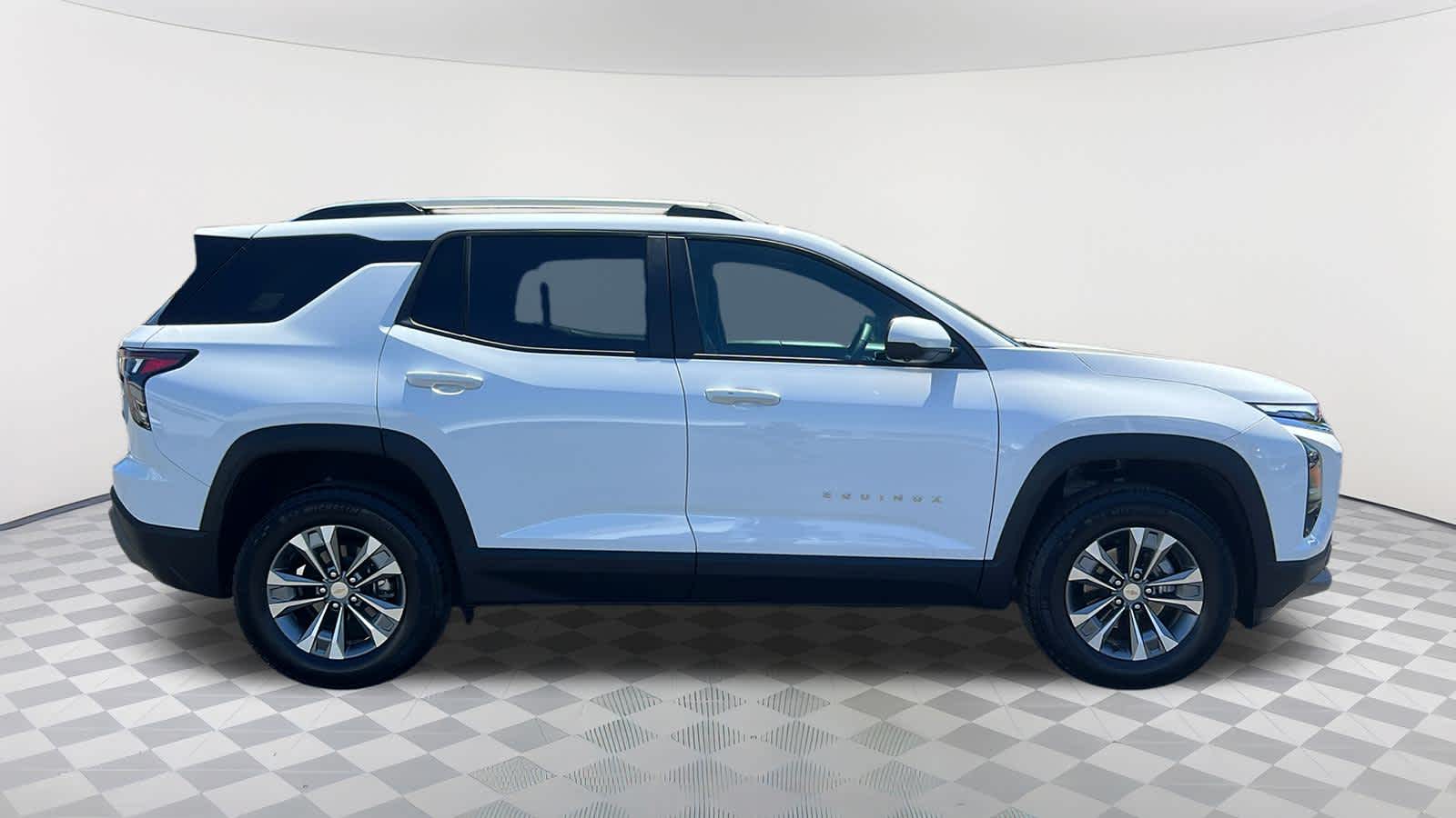 Thumbnail: 2025 Chevrolet Equinox - 4