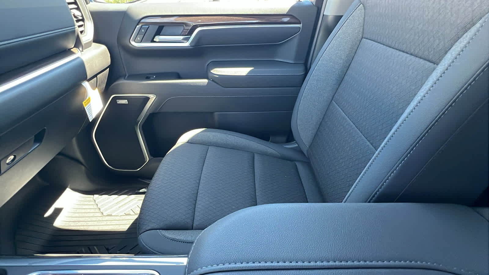 Thumbnail: 2026 Chevrolet Silverado 1500 - 12