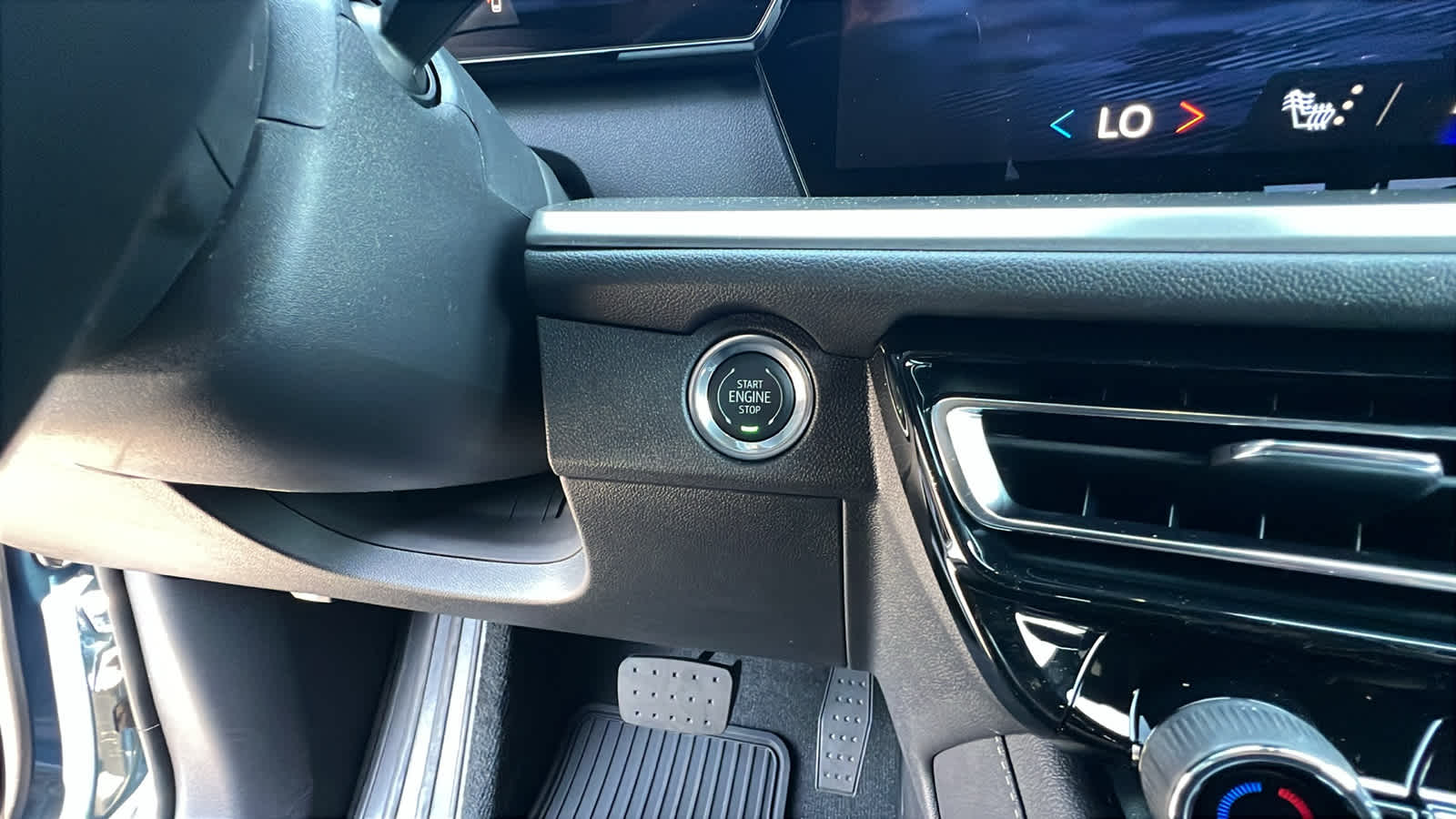 2025 Chevrolet Traverse LT 17