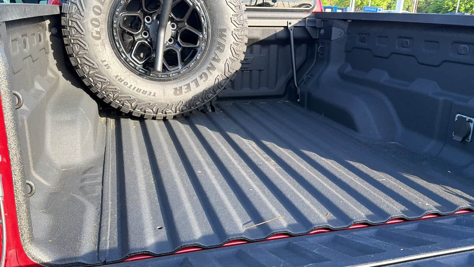 Thumbnail: 2024 Chevrolet Colorado - 27