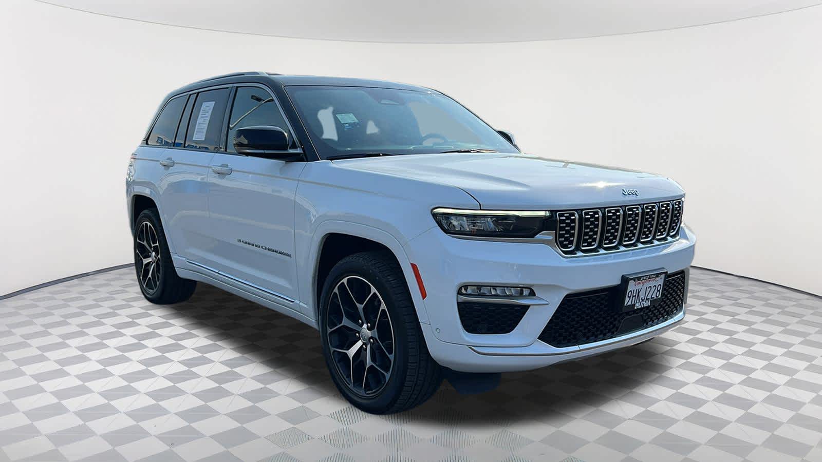 2023 Jeep Cherokee Summit Reserve 4xe photo 3