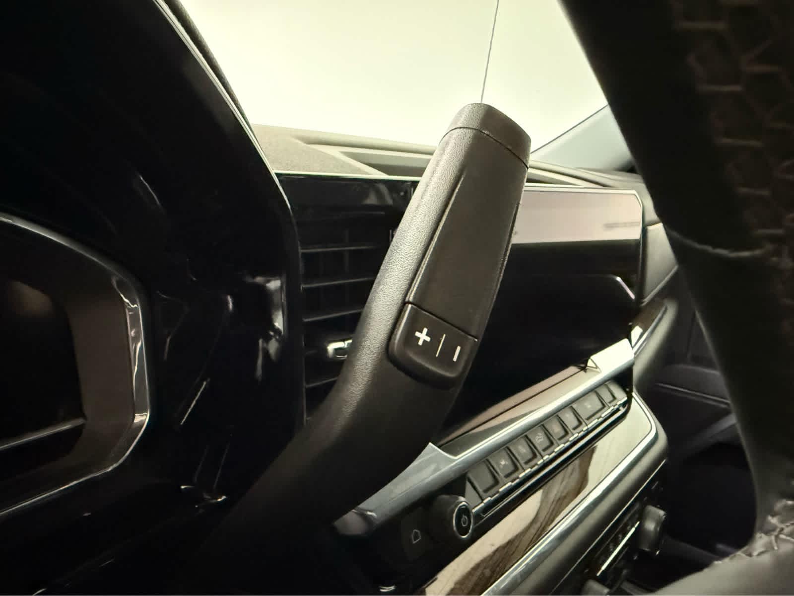 Thumbnail: 2025 Chevrolet Silverado 1500 - 25