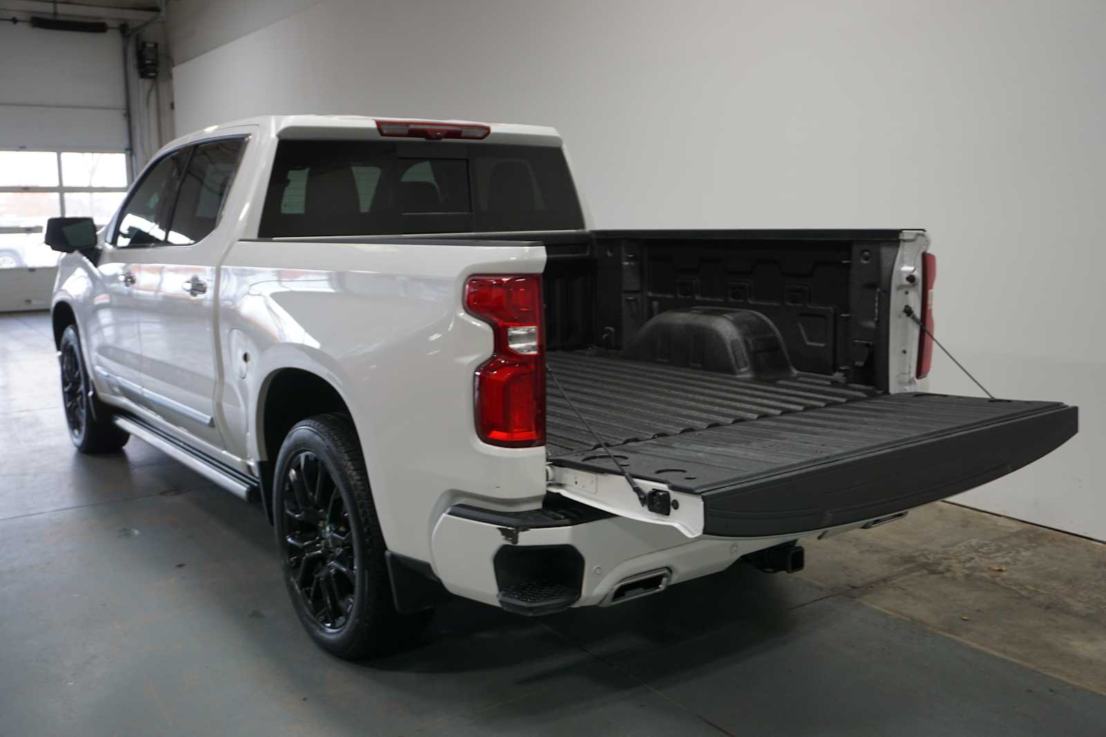 Thumbnail: 2023 Chevrolet Silverado 1500 - 4