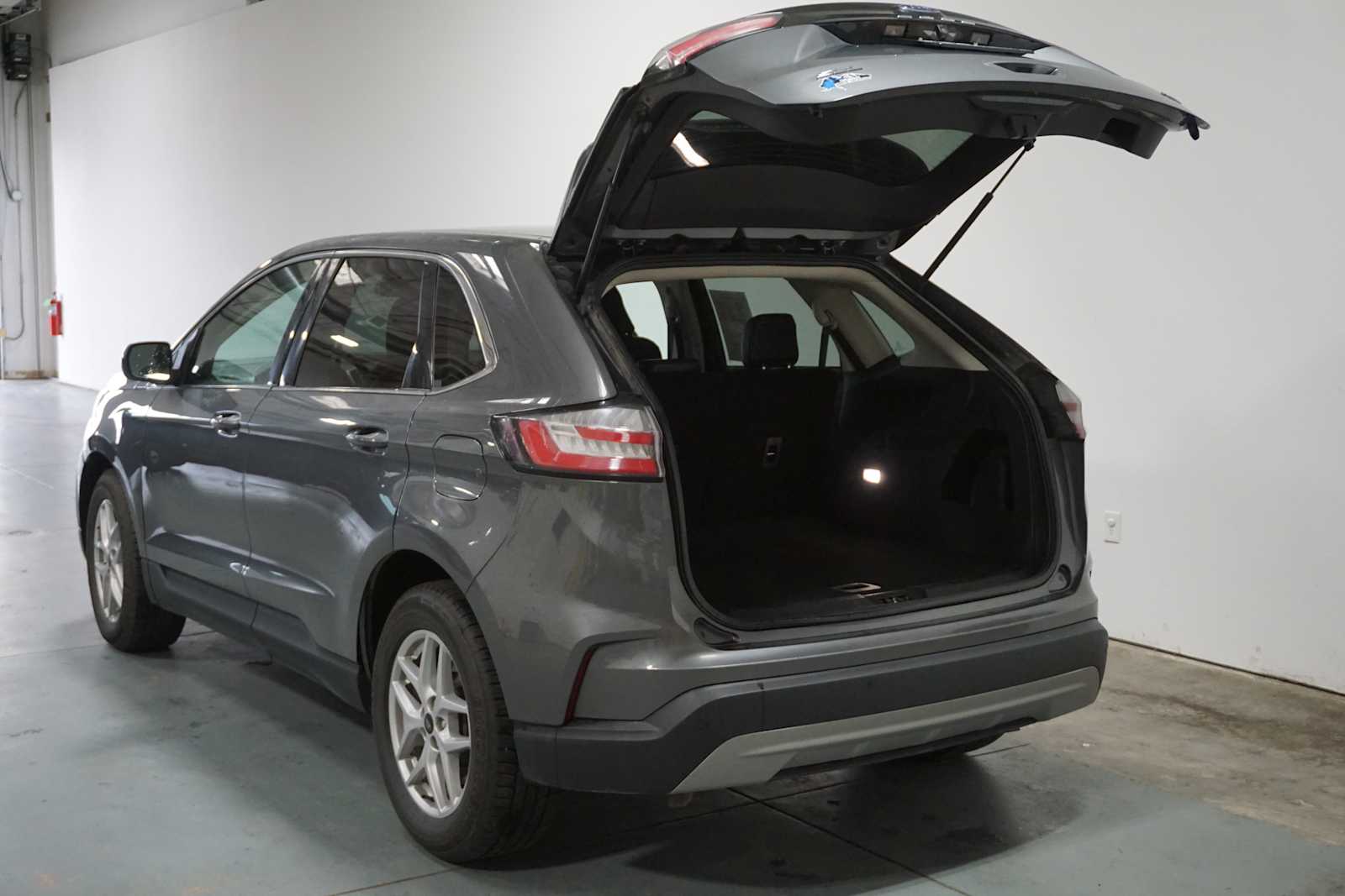 Thumbnail: 2023 Ford Edge - 4