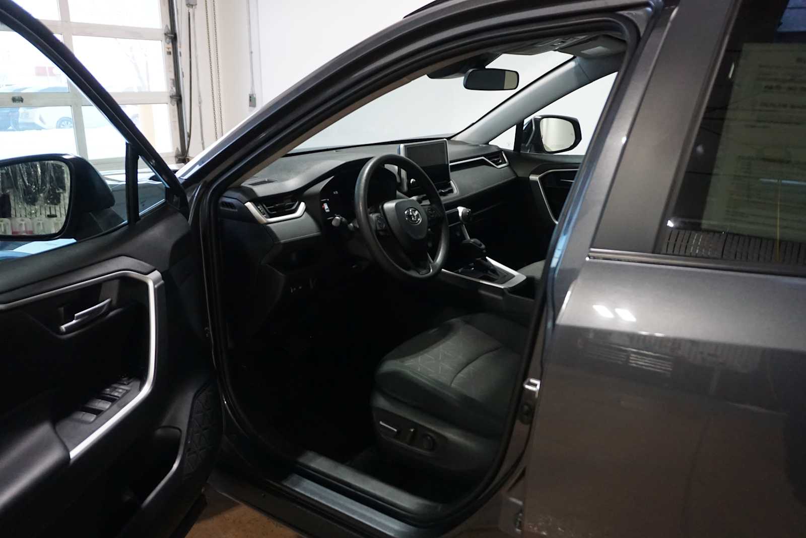 Thumbnail: 2024 Toyota RAV4 - 8