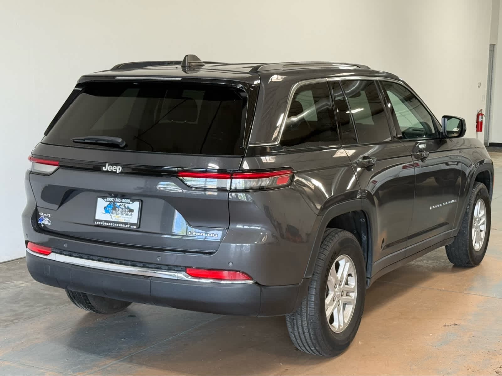 Thumbnail: 2024 Jeep Grand Cherokee - 7