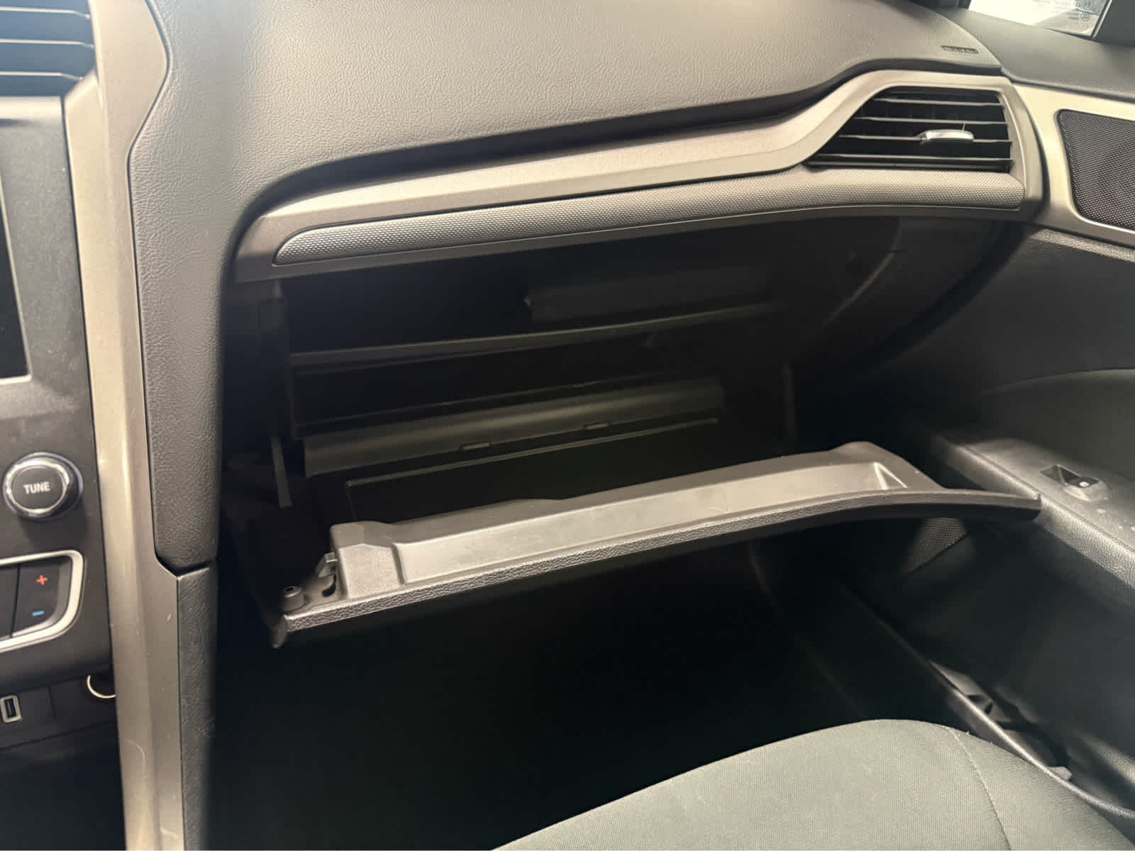 Thumbnail: 2018 Ford Fusion - 20