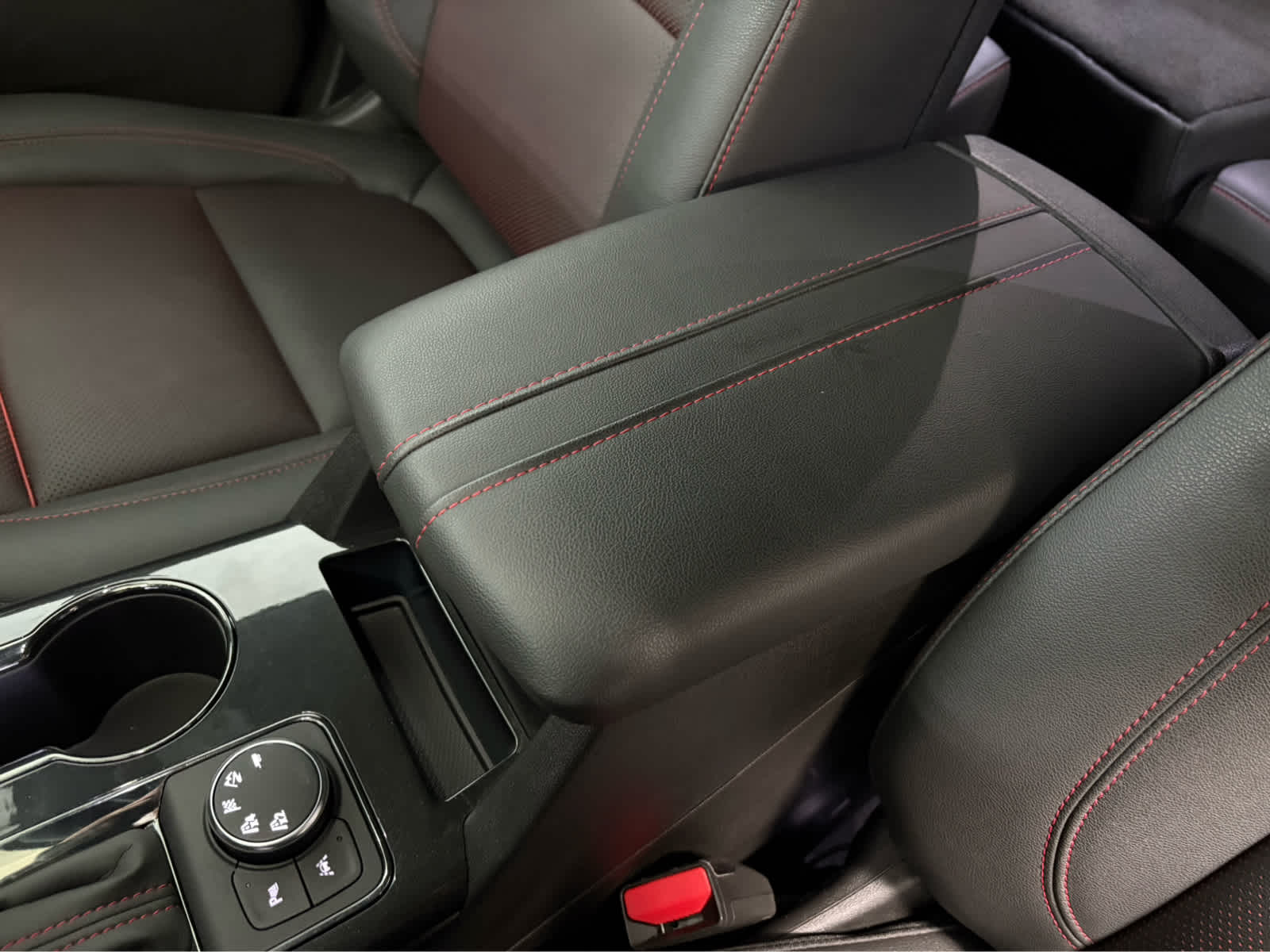 Thumbnail: 2025 Chevrolet Blazer - 26