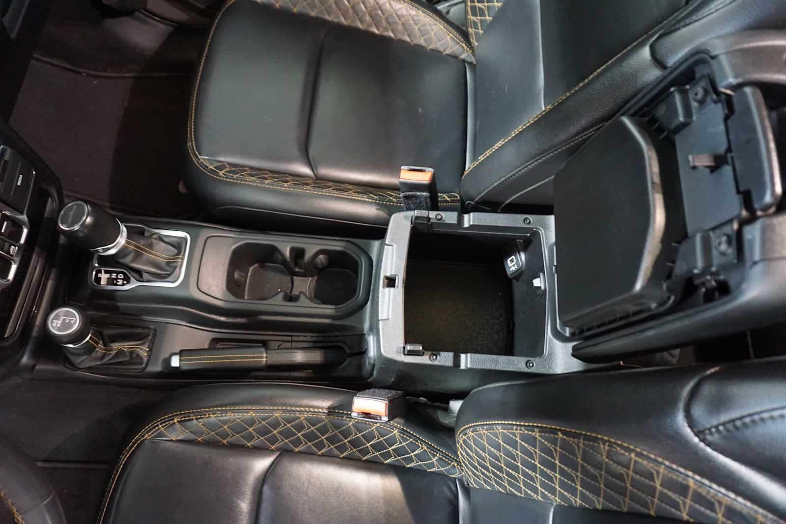 Thumbnail: 2023 Jeep Gladiator - 21