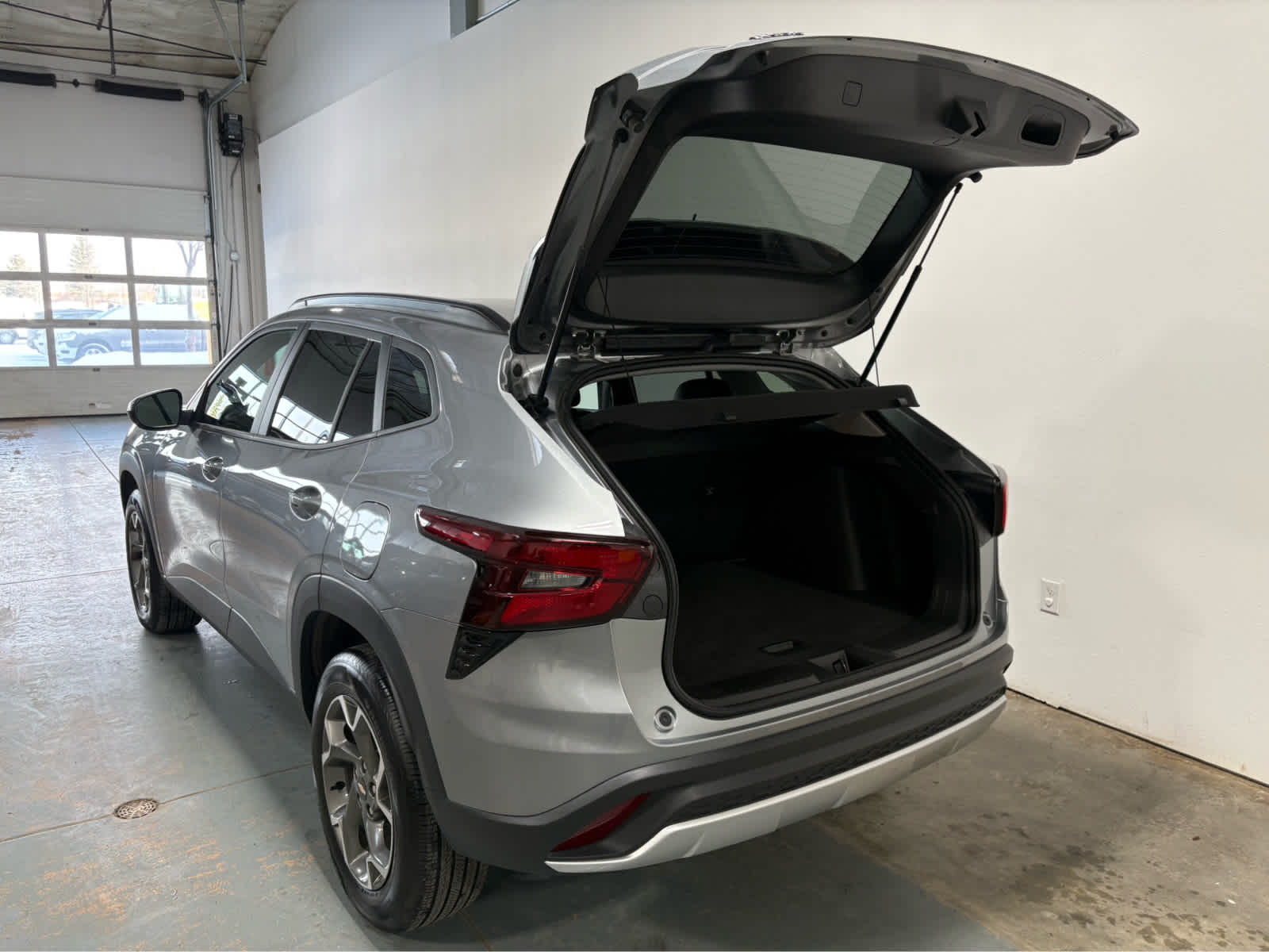 Thumbnail: 2025 Chevrolet Trax - 4