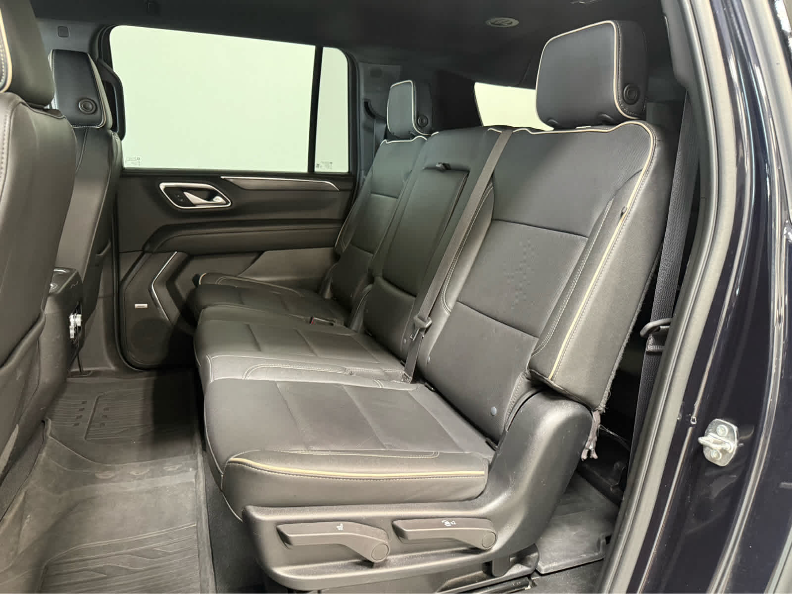 Thumbnail: 2023 GMC Yukon XL - 14