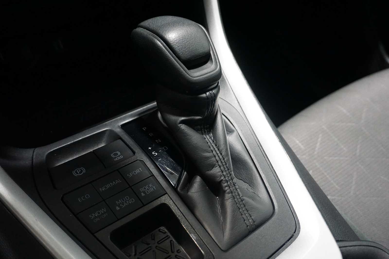 Thumbnail: 2024 Toyota RAV4 - 21