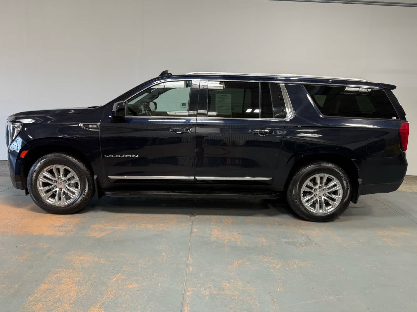 Thumbnail: 2023 GMC Yukon XL - 2