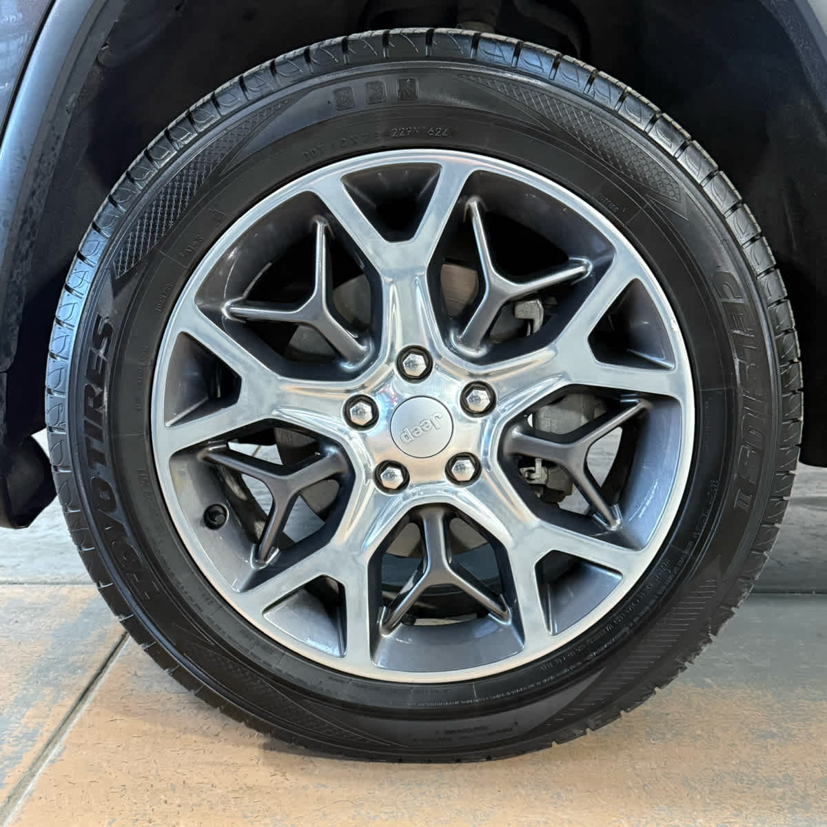 Thumbnail: 2020 Jeep Grand Cherokee - 8