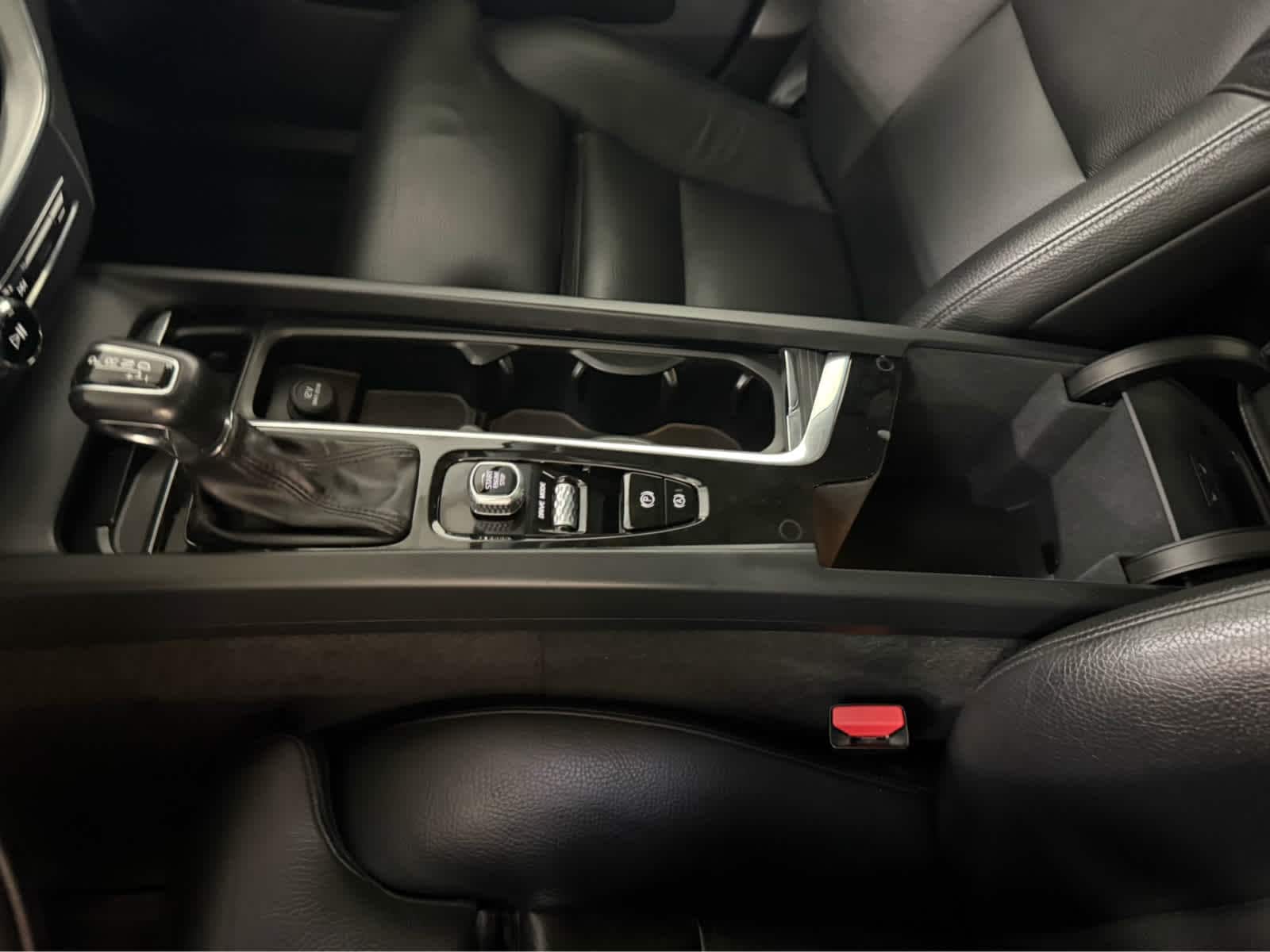 Thumbnail: 2019 Volvo XC60 - 24