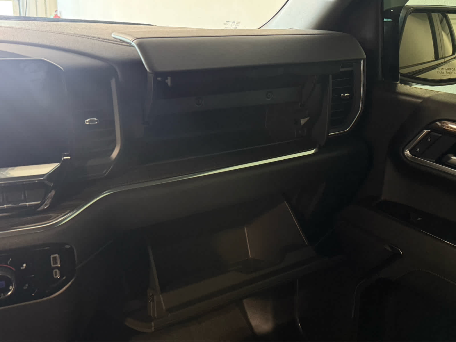 Thumbnail: 2025 Chevrolet Silverado 1500 - 19