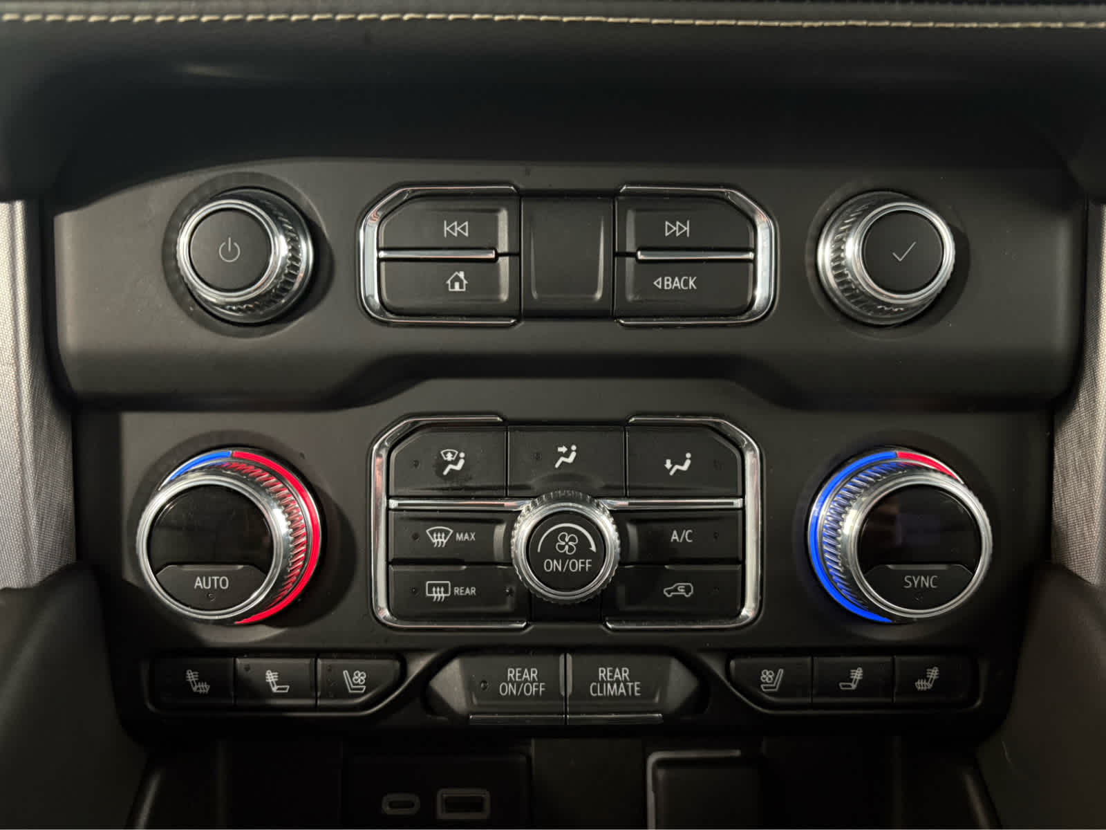 Thumbnail: 2024 GMC Yukon XL - 25