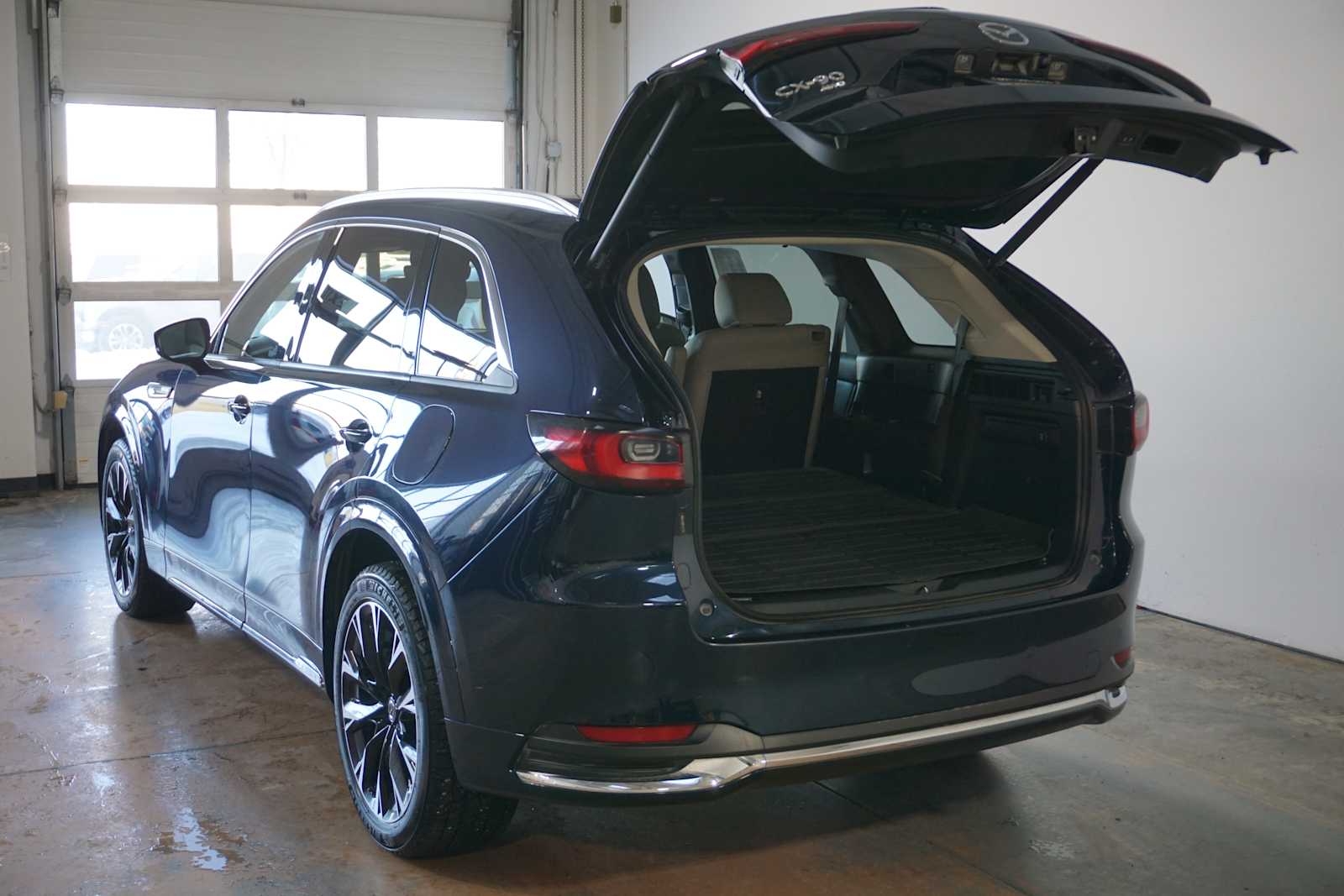 Thumbnail: 2024 Mazda CX-90 - 4