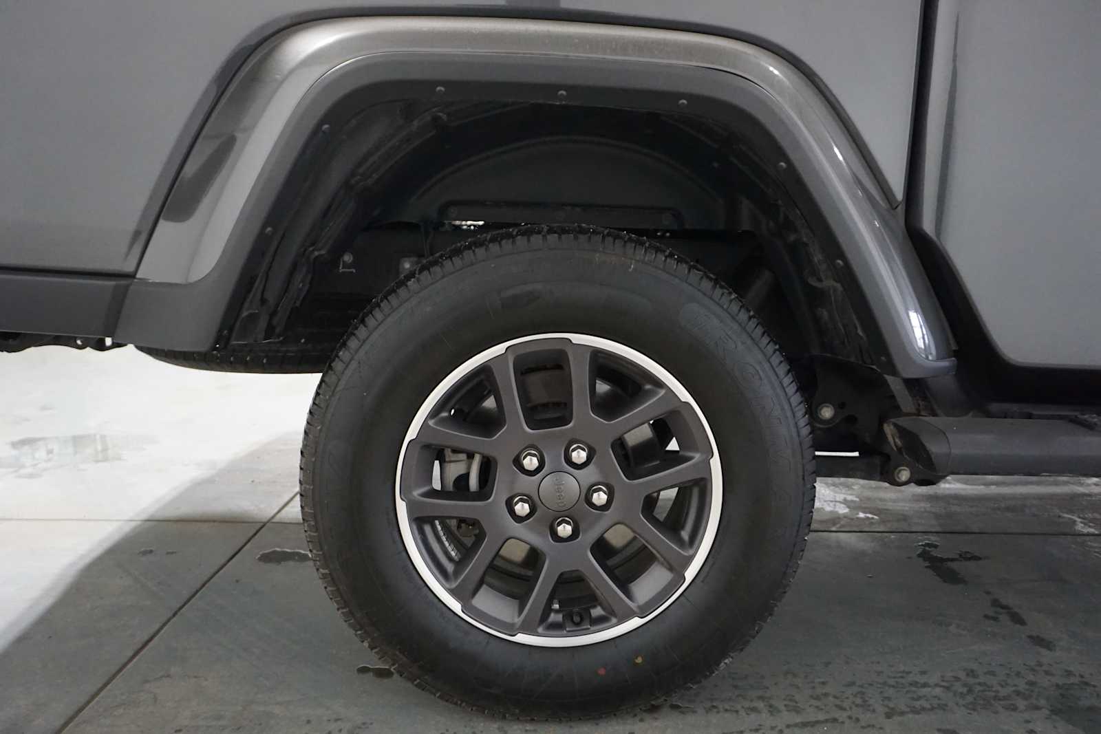 Thumbnail: 2023 Jeep Gladiator - 12