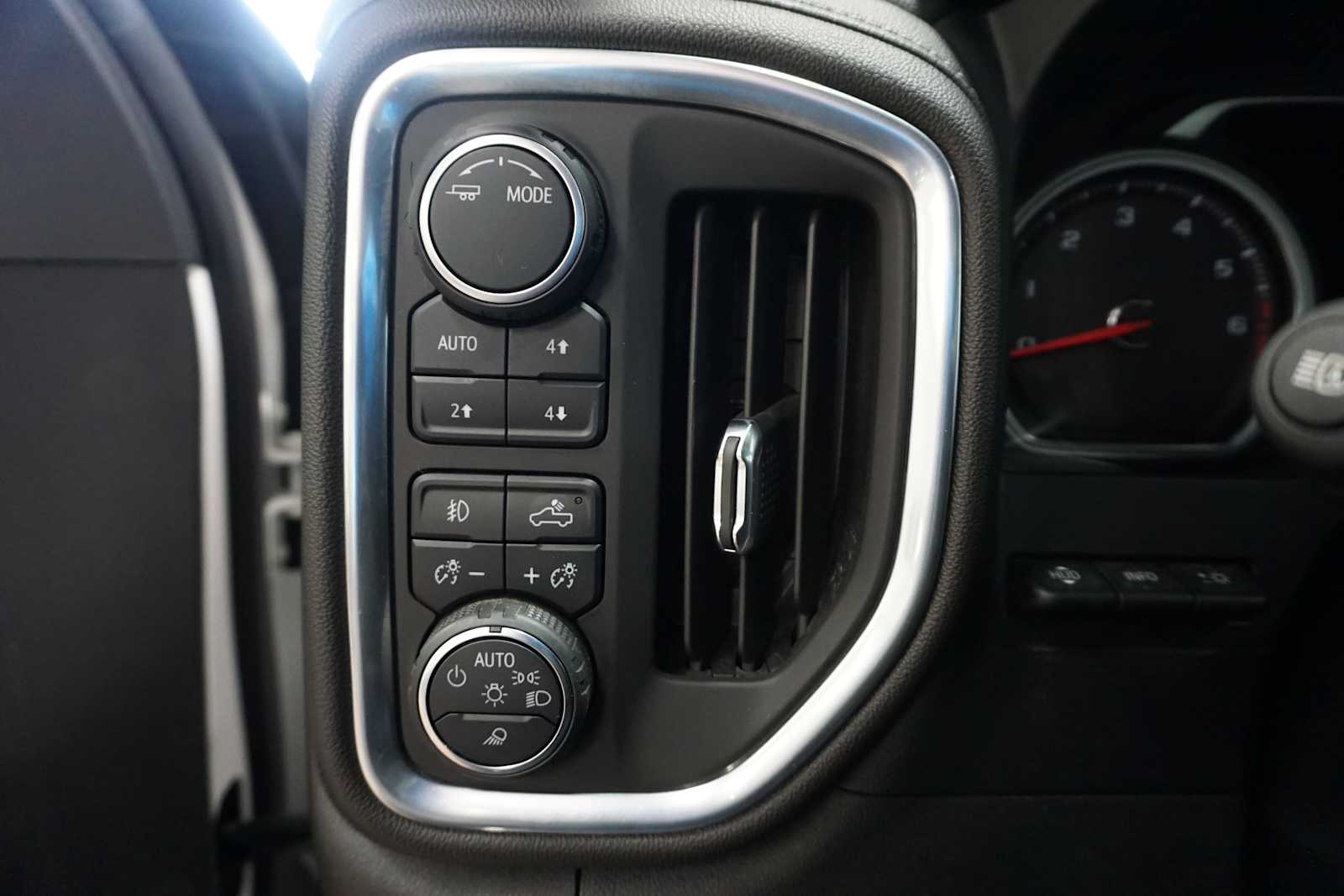 Thumbnail: 2022 Chevrolet Silverado 1500 - 26