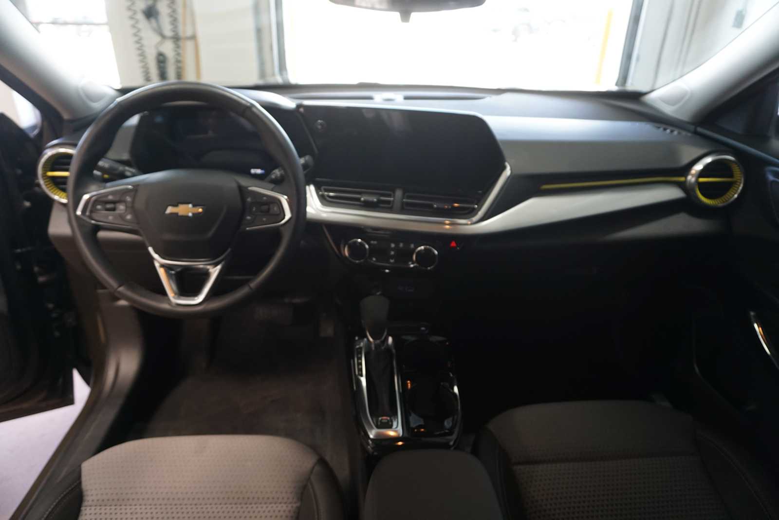 Thumbnail: 2024 Chevrolet Trax - 18