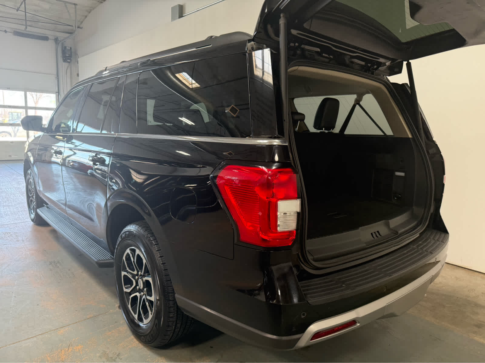 Thumbnail: 2024 Ford Expedition MAX - 4