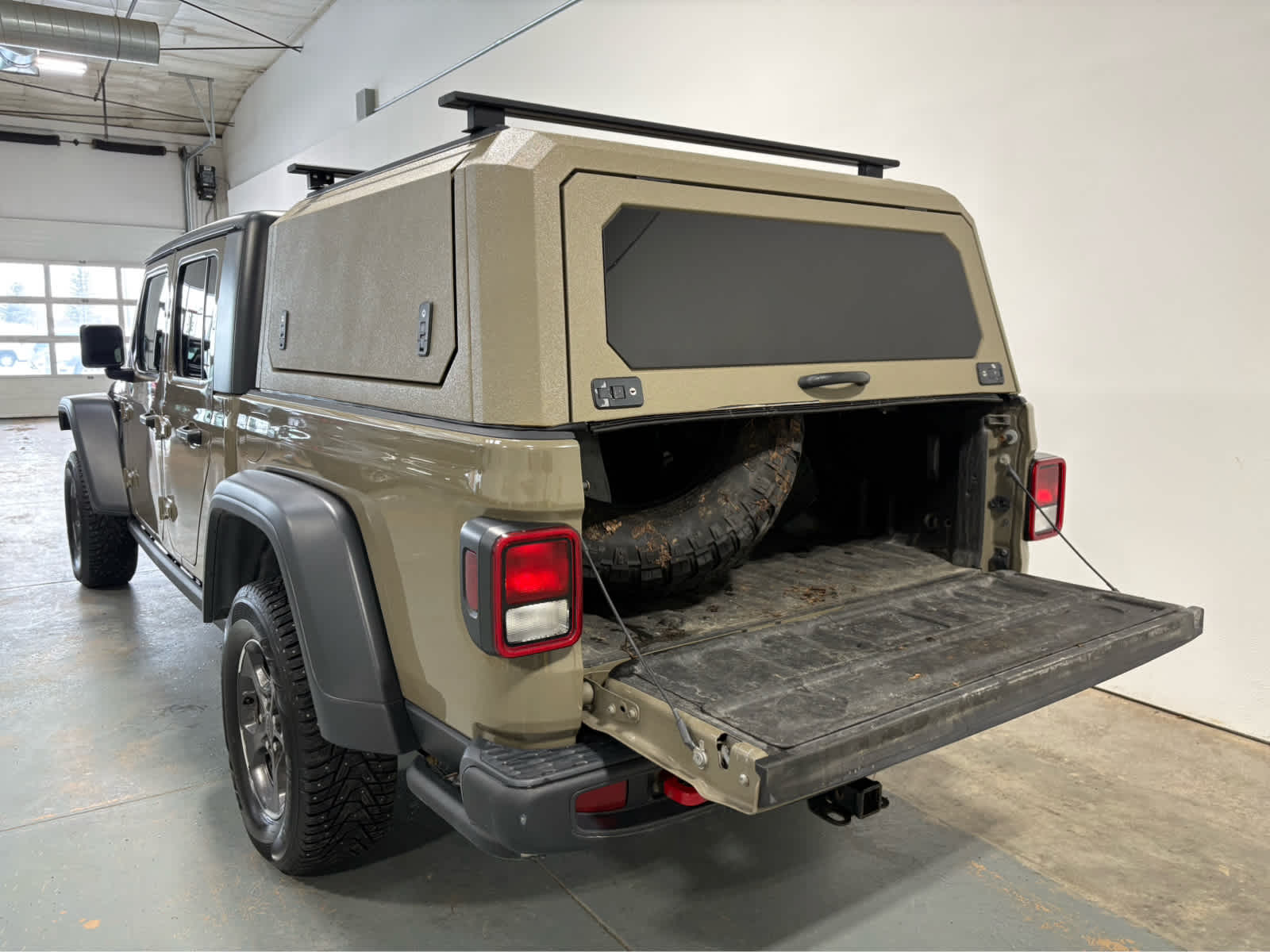 Thumbnail: 2020 Jeep Gladiator - 4