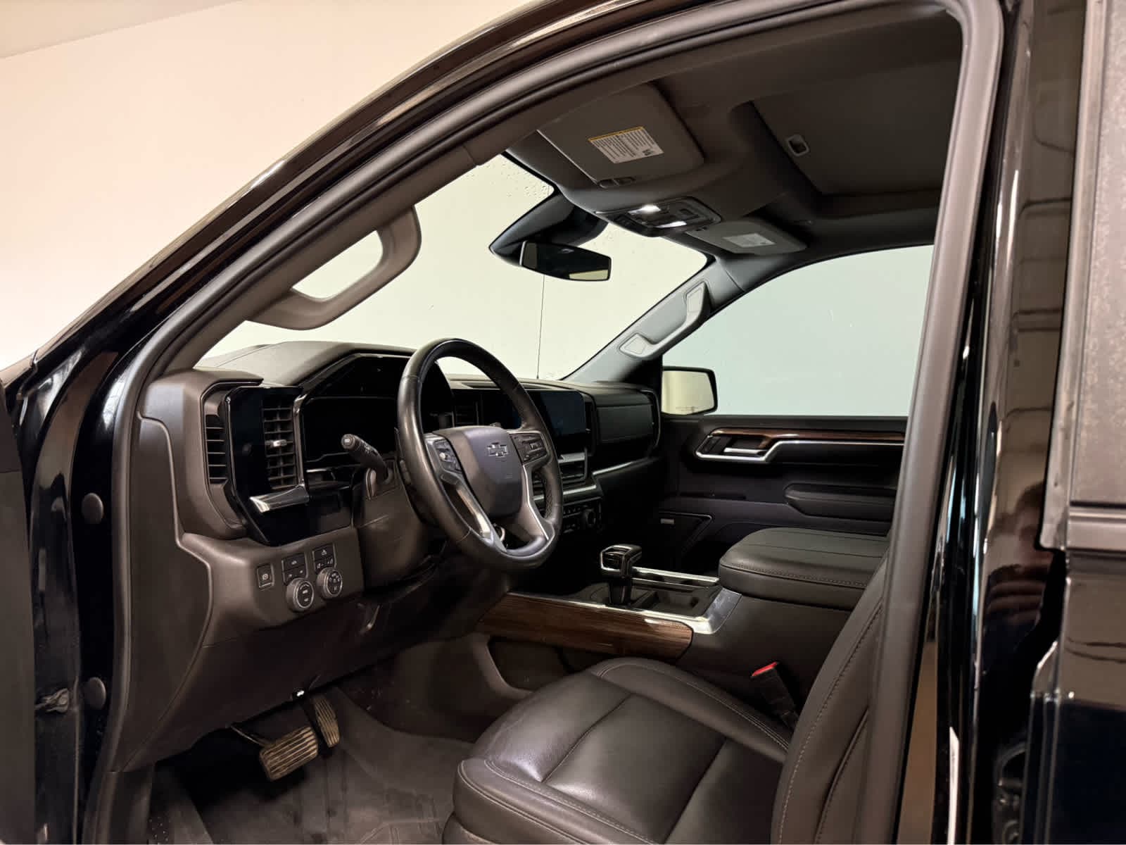 Thumbnail: 2023 Chevrolet Silverado 1500 - 14