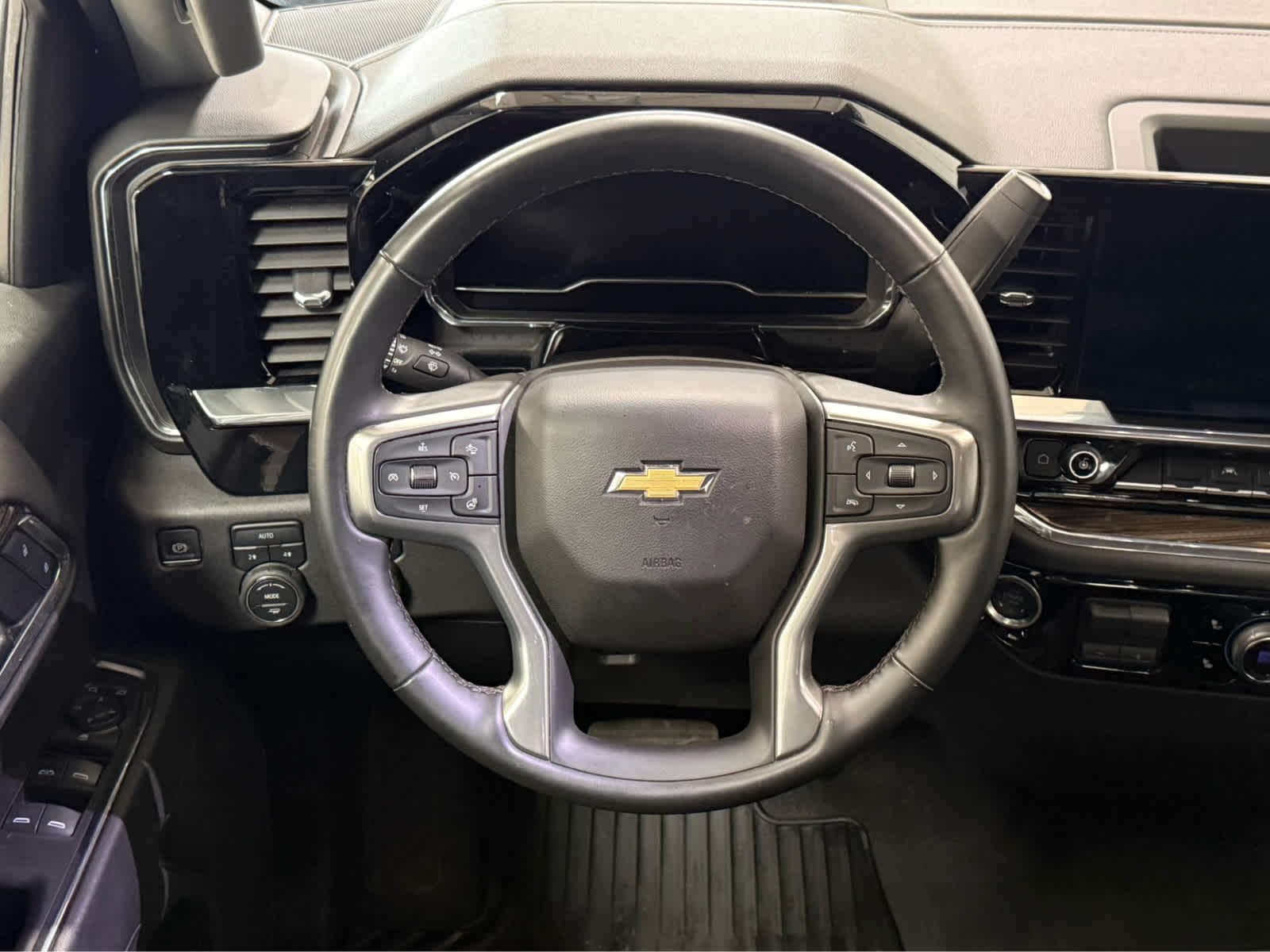 Thumbnail: 2025 Chevrolet Silverado 1500 - 16