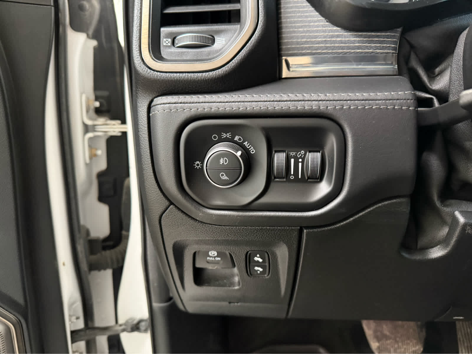 Thumbnail: 2020 RAM 1500 - 25
