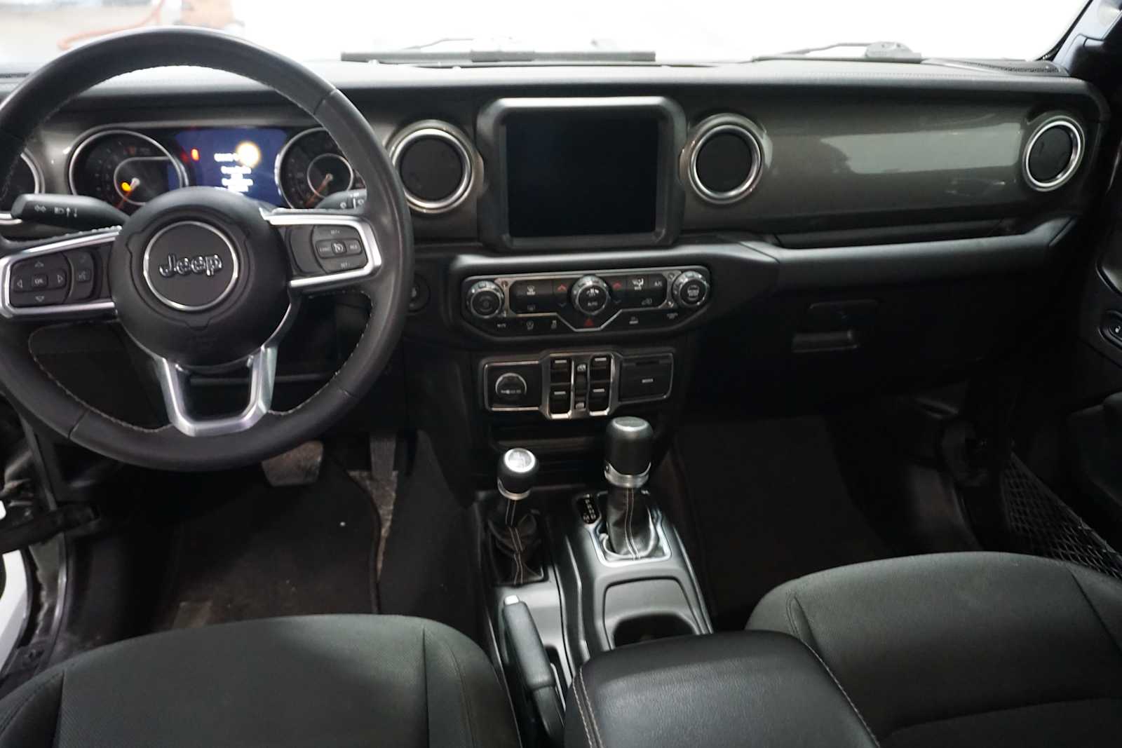 Thumbnail: 2023 Jeep Gladiator - 17