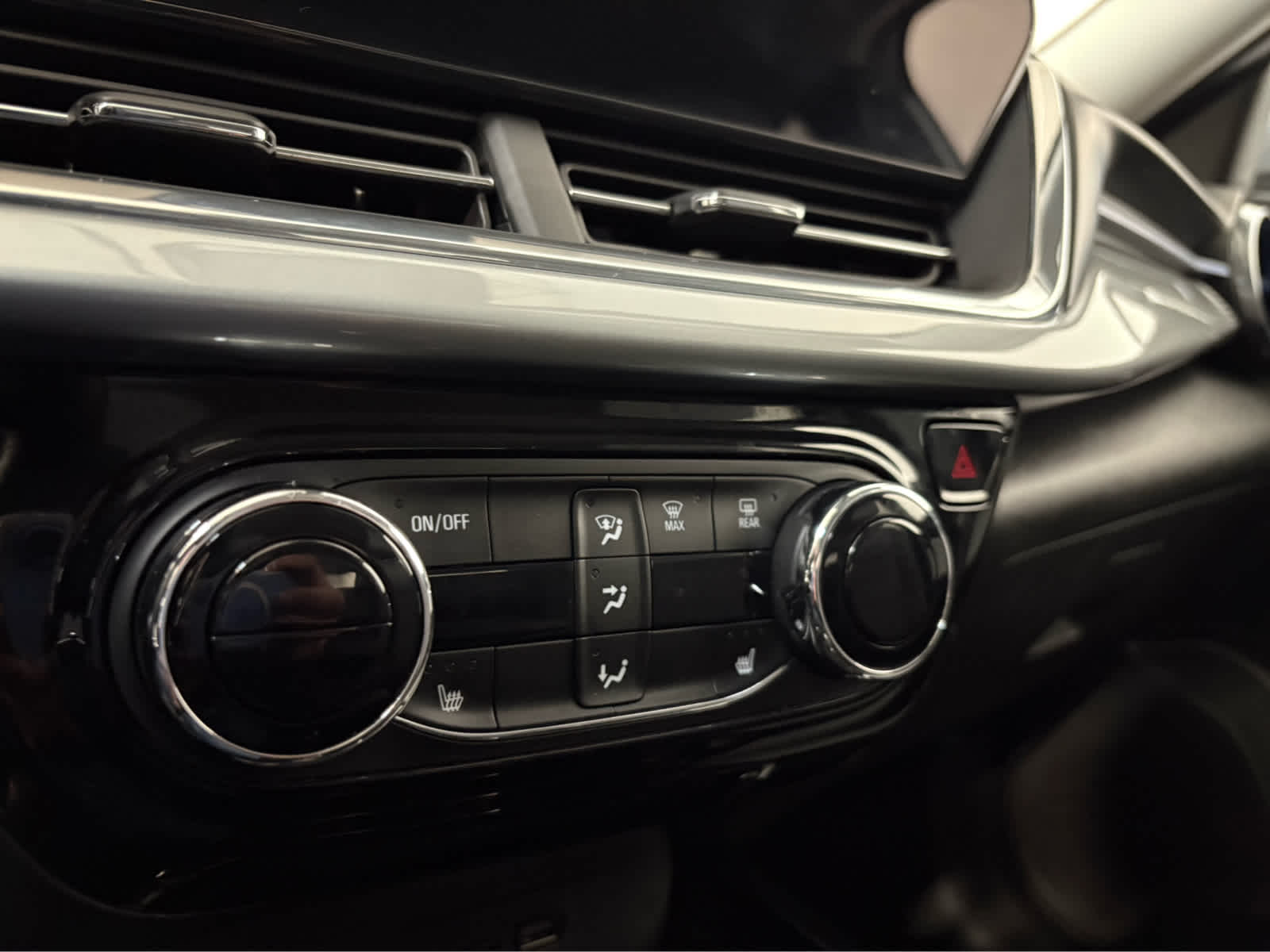 Thumbnail: 2025 Chevrolet Trax - 26