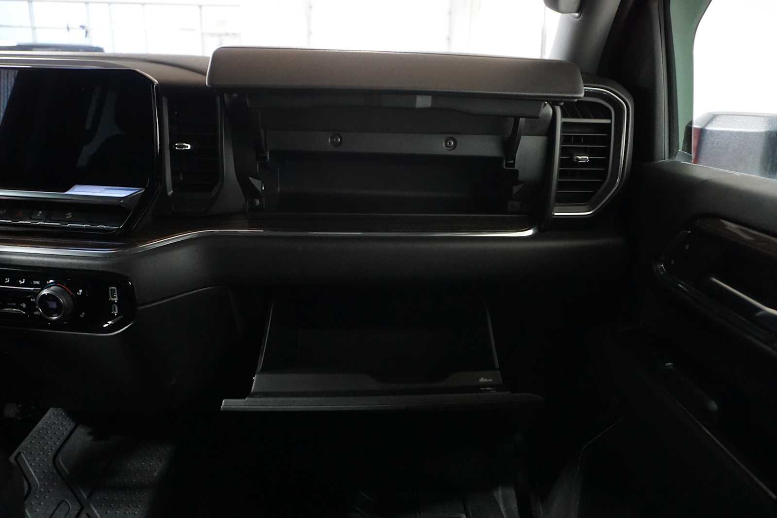 Thumbnail: 2024 Chevrolet Silverado 2500 - 17