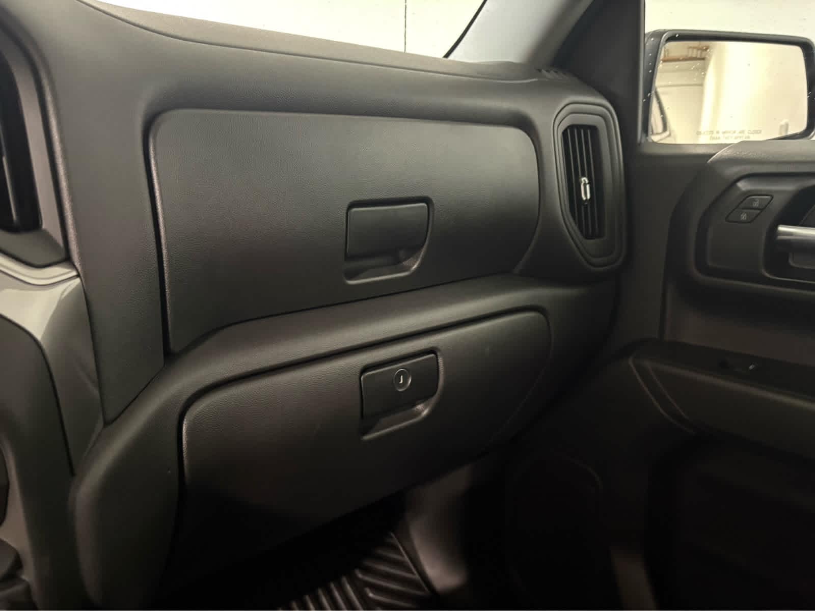 Thumbnail: 2025 Chevrolet Silverado 1500 - 22