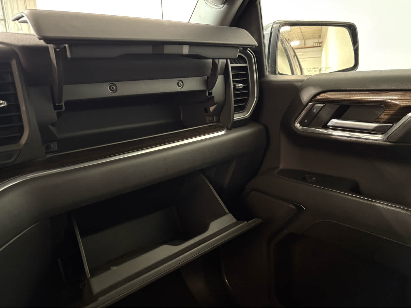 Thumbnail: 2023 Chevrolet Silverado 1500 - 22