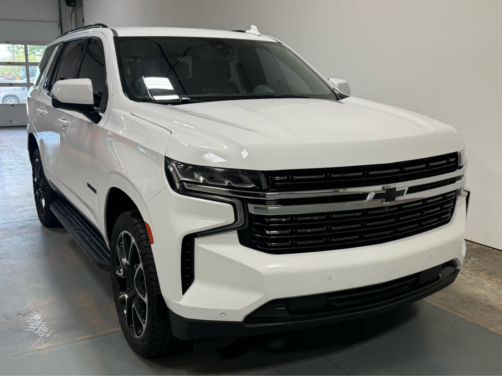 Thumbnail: 2022 Chevrolet Tahoe - 5