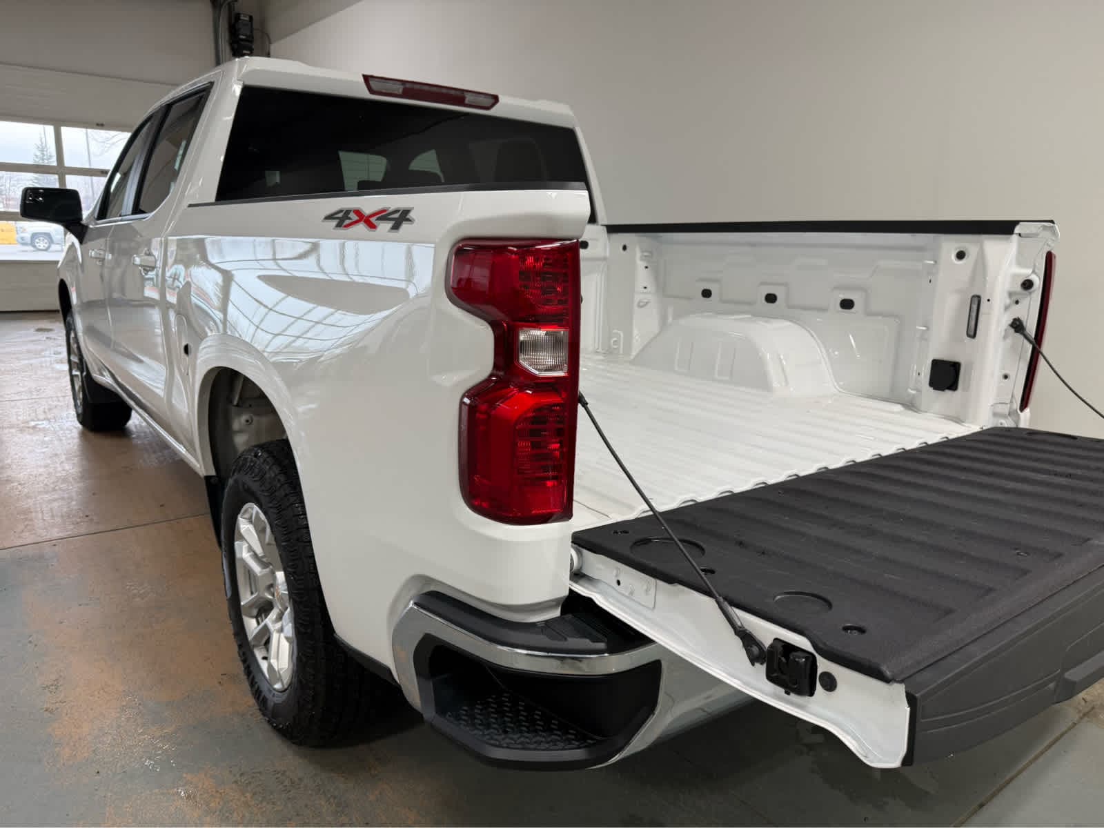 Thumbnail: 2025 Chevrolet Silverado 1500 - 4