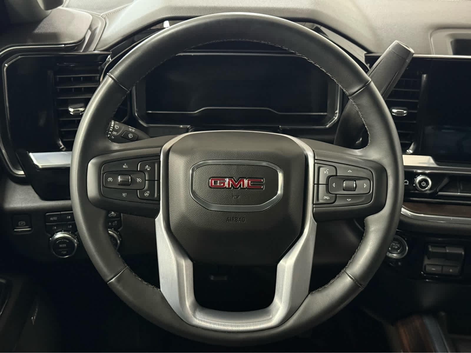 Thumbnail: 2024 GMC Sierra 2500 - 18