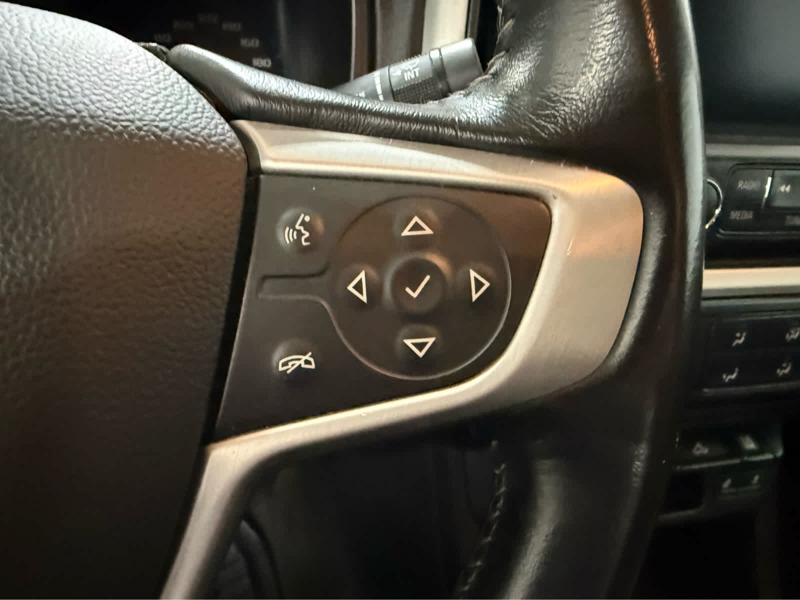 Thumbnail: 2015 GMC Canyon - 19