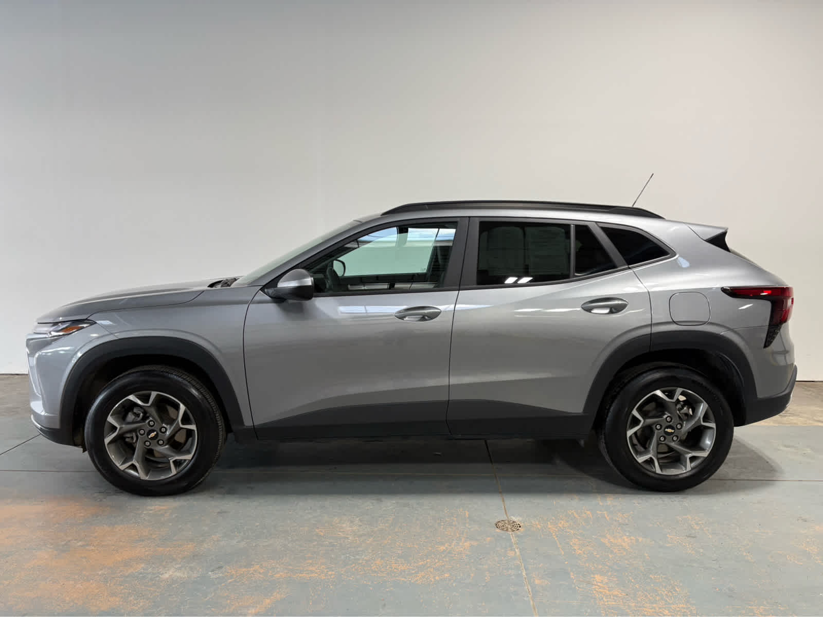 Thumbnail: 2025 Chevrolet Trax - 2