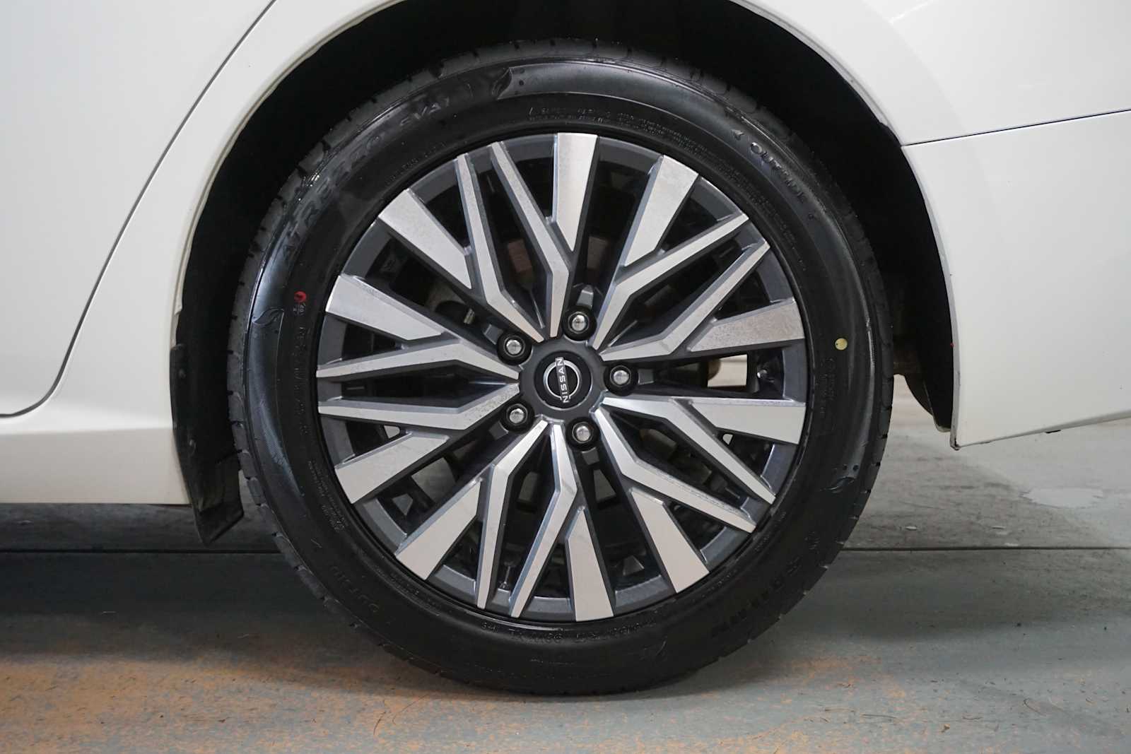 Thumbnail: 2023 Nissan Altima - 9