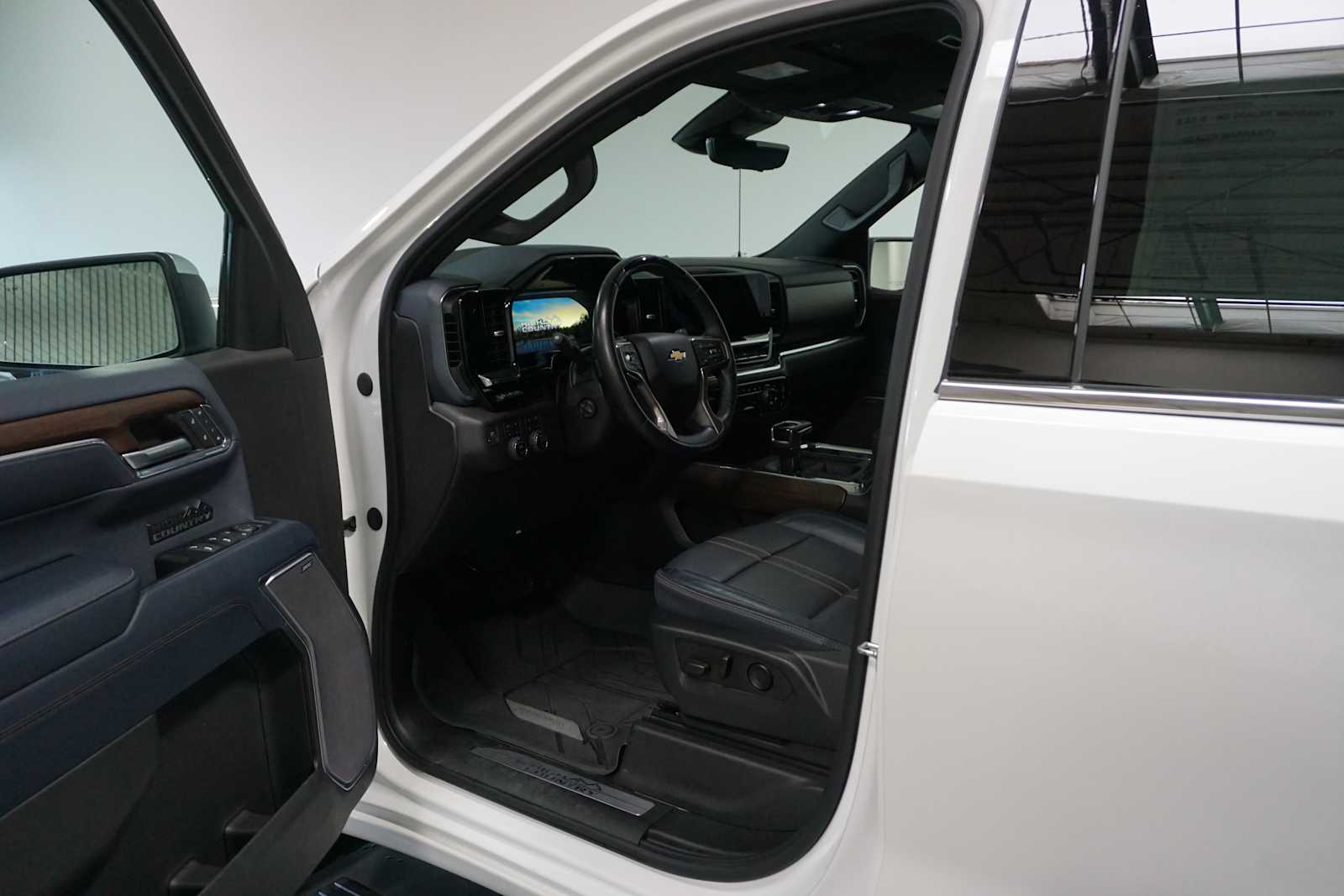 Thumbnail: 2023 Chevrolet Silverado 1500 - 6