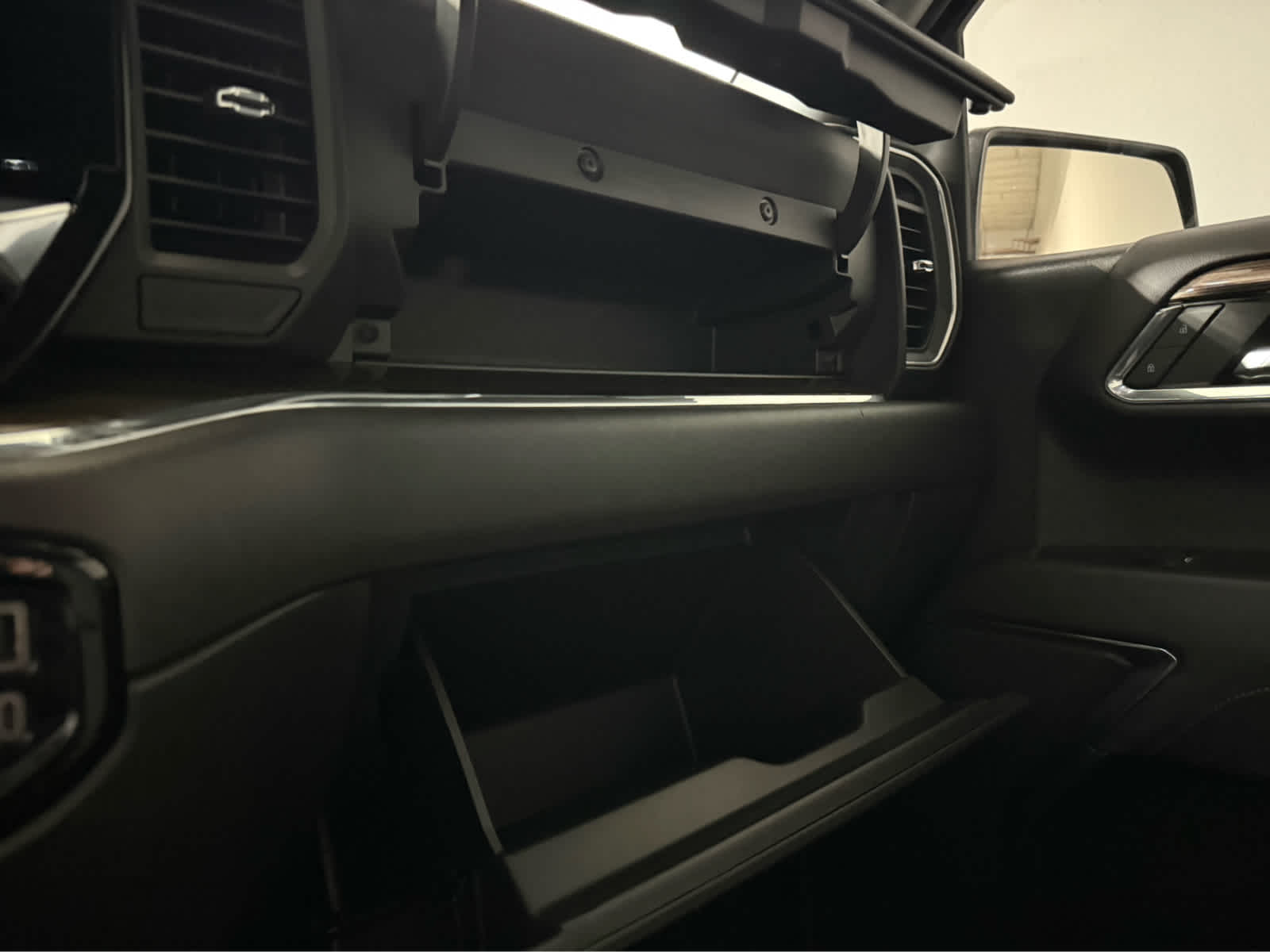 Thumbnail: 2024 Chevrolet Silverado 1500 - 22